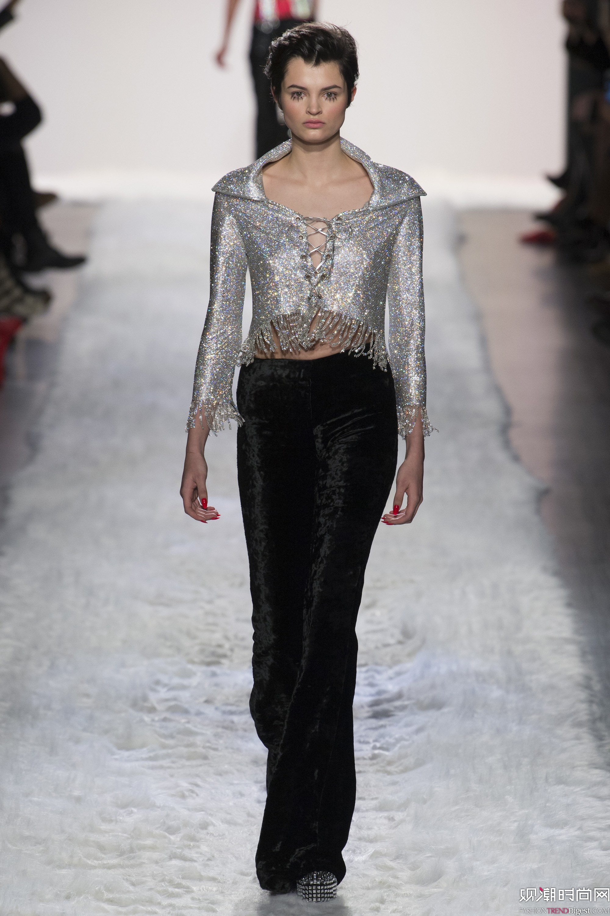 Jeremy Scott 2017�ﶬϵ���㳡����ͼƬ