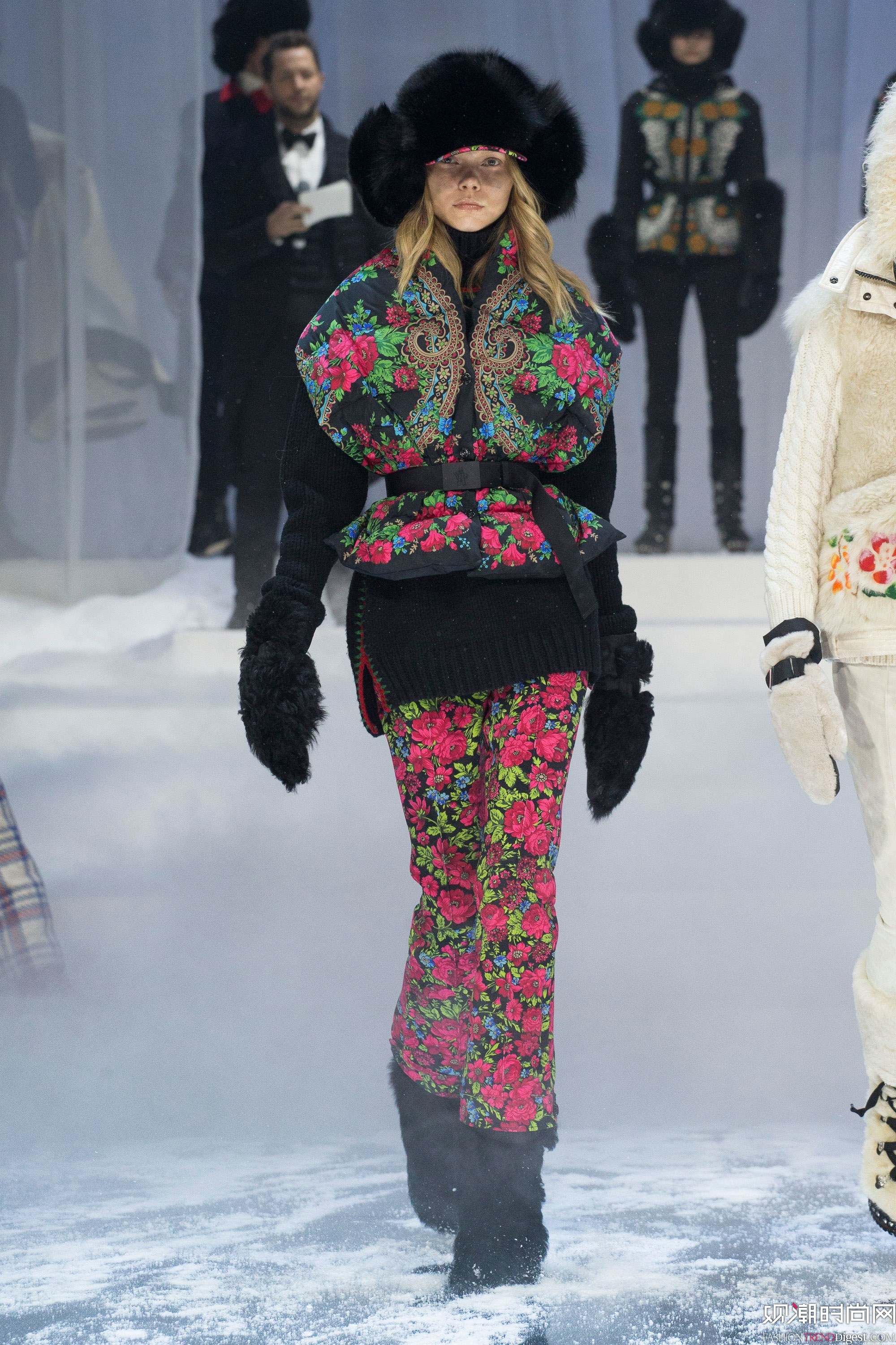Moncler Grenoble 2017�������ϵ���㳡��������ͼƬ