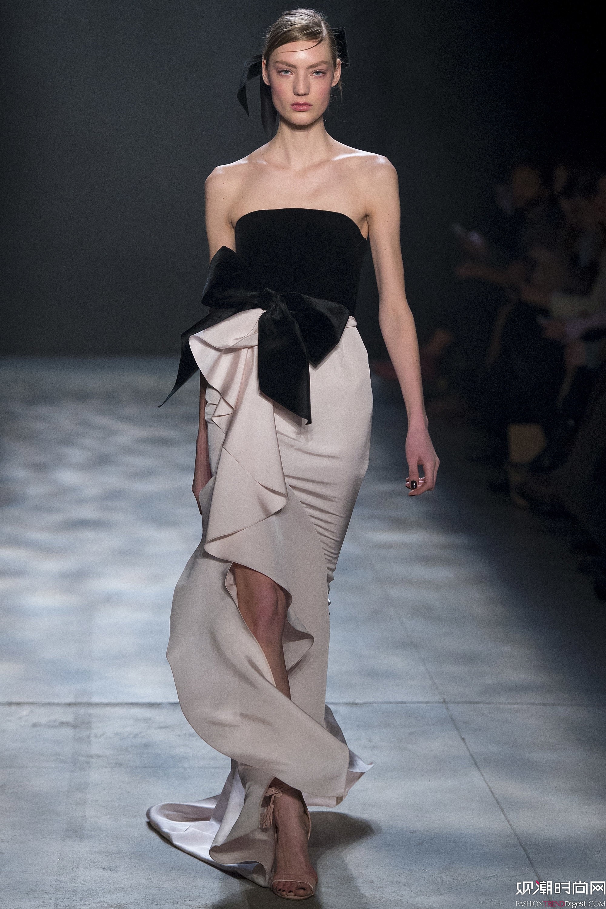 Marchesa 2017ϵl(f)DƬ