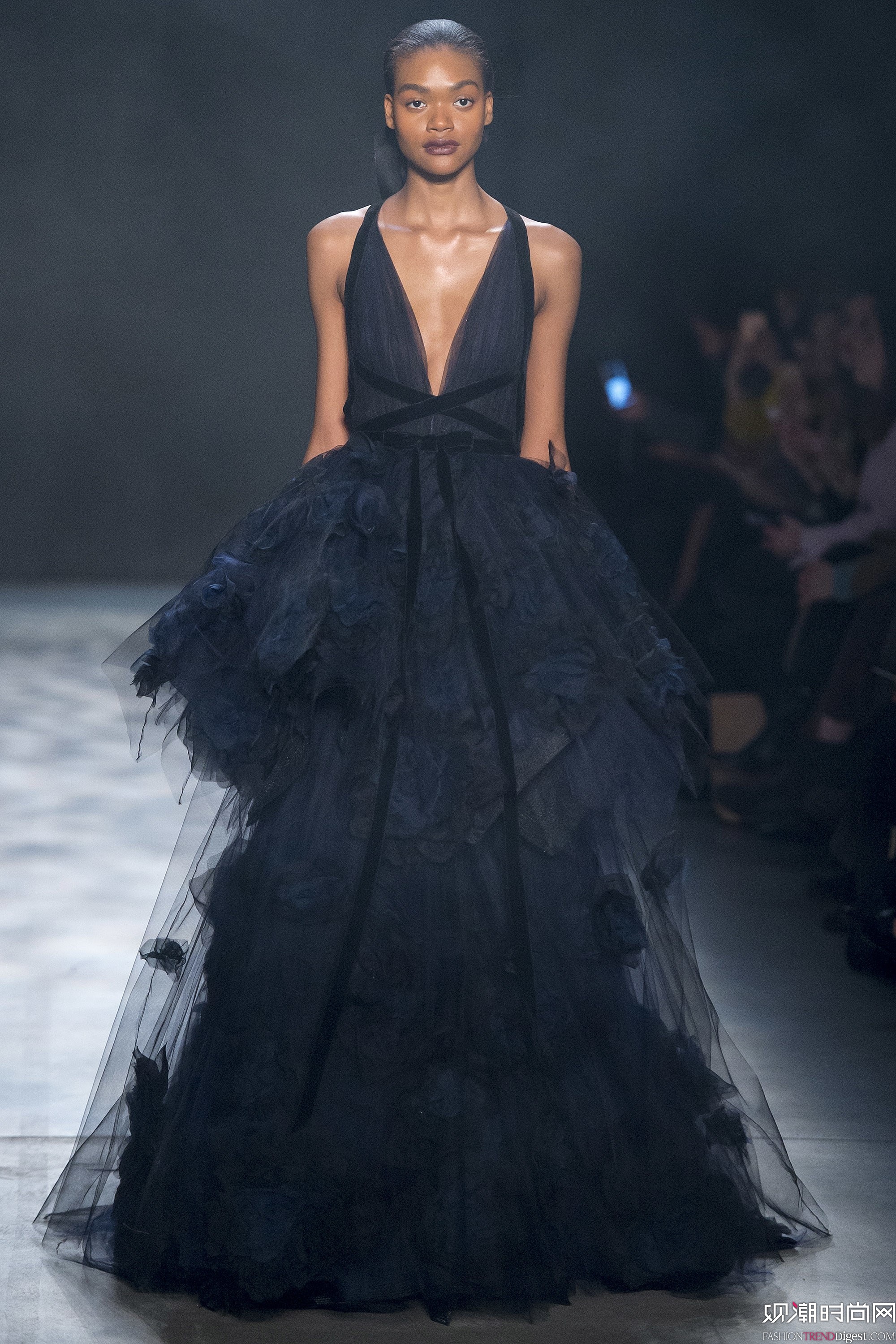 Marchesa 2017ϵlDƬ