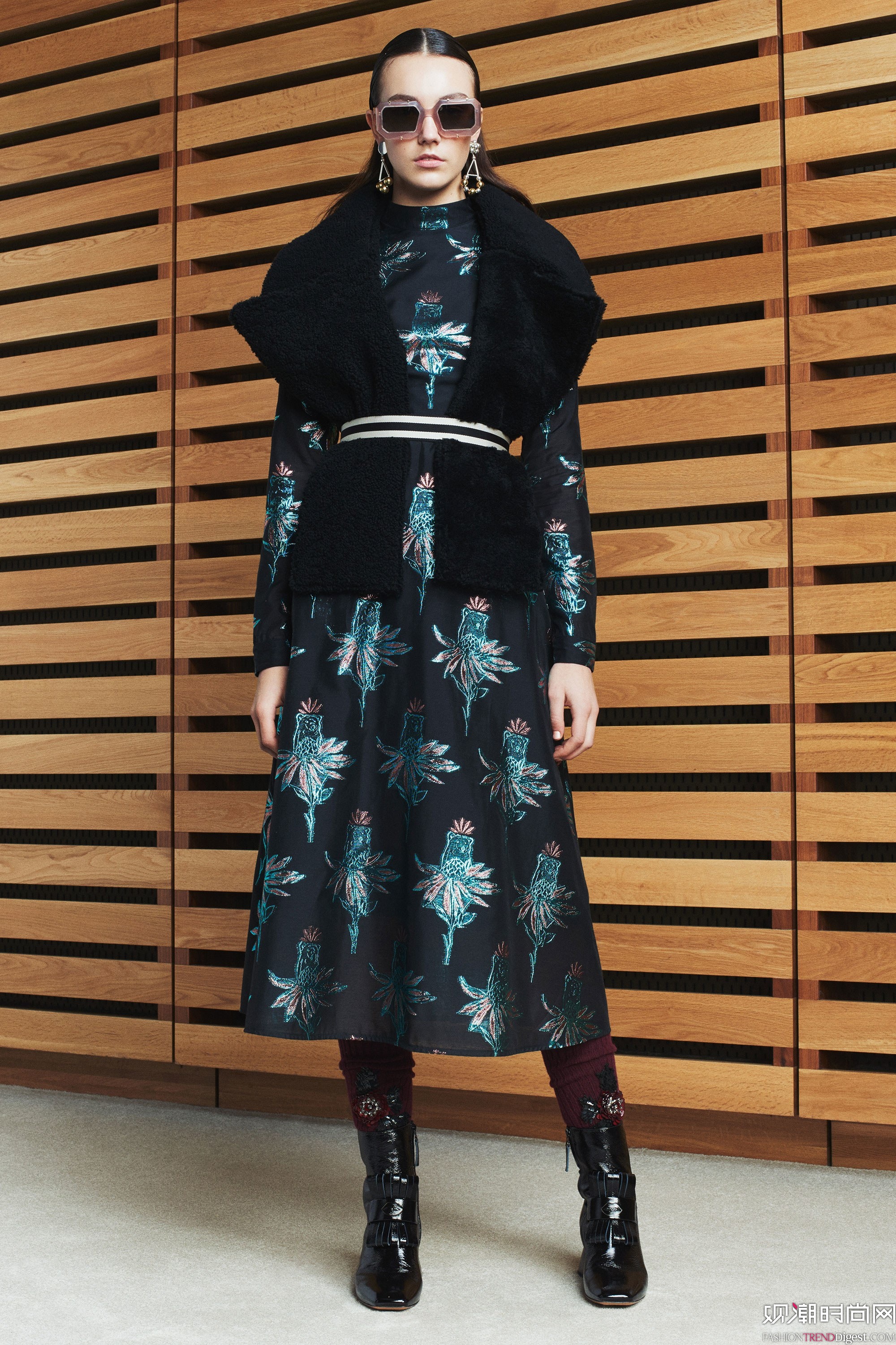 Markus Lupfer 2017(chng)ϵLOOKBOOKDƬ