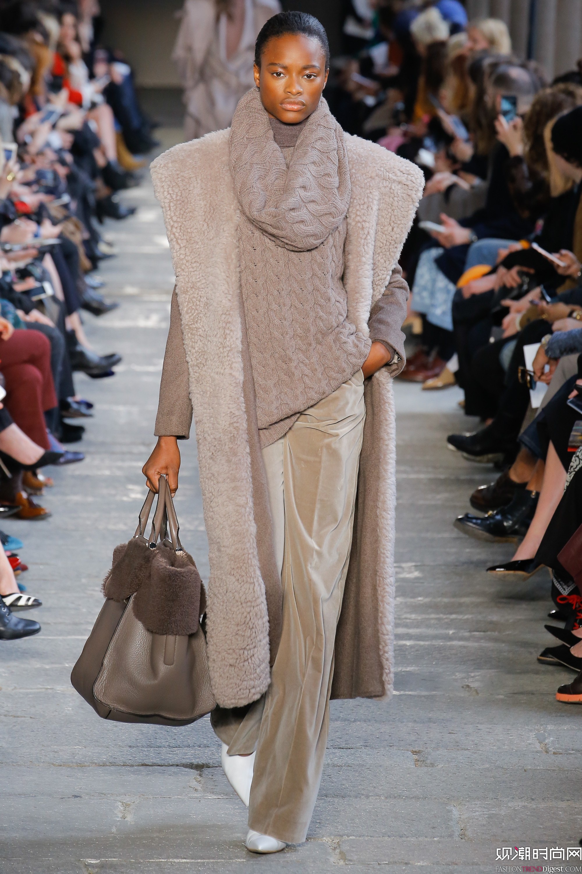 Max Mara 2017ﶬϵ㳡ͼƬ