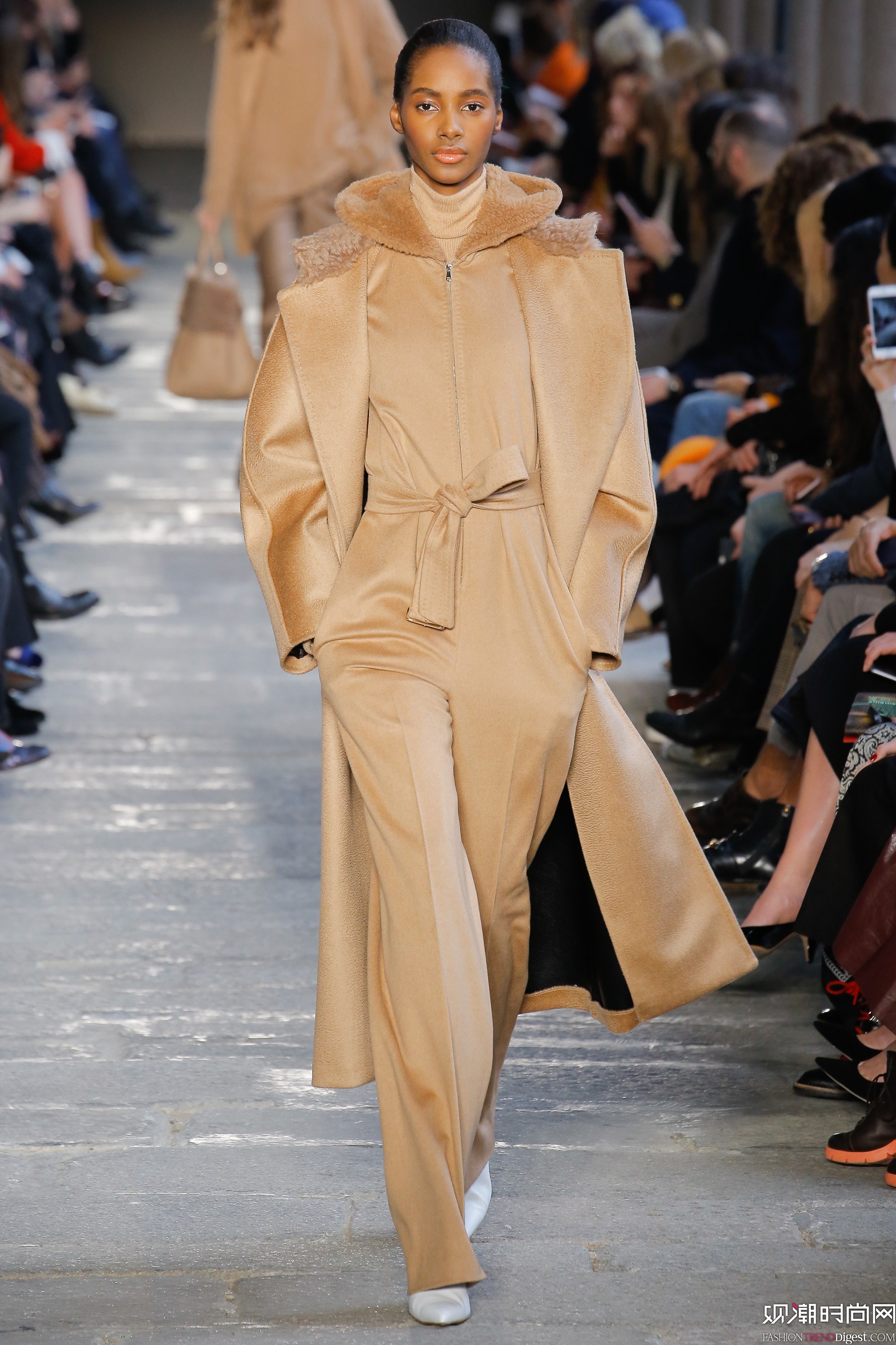 Max Mara 2017ﶬϵ㳡ͼƬ