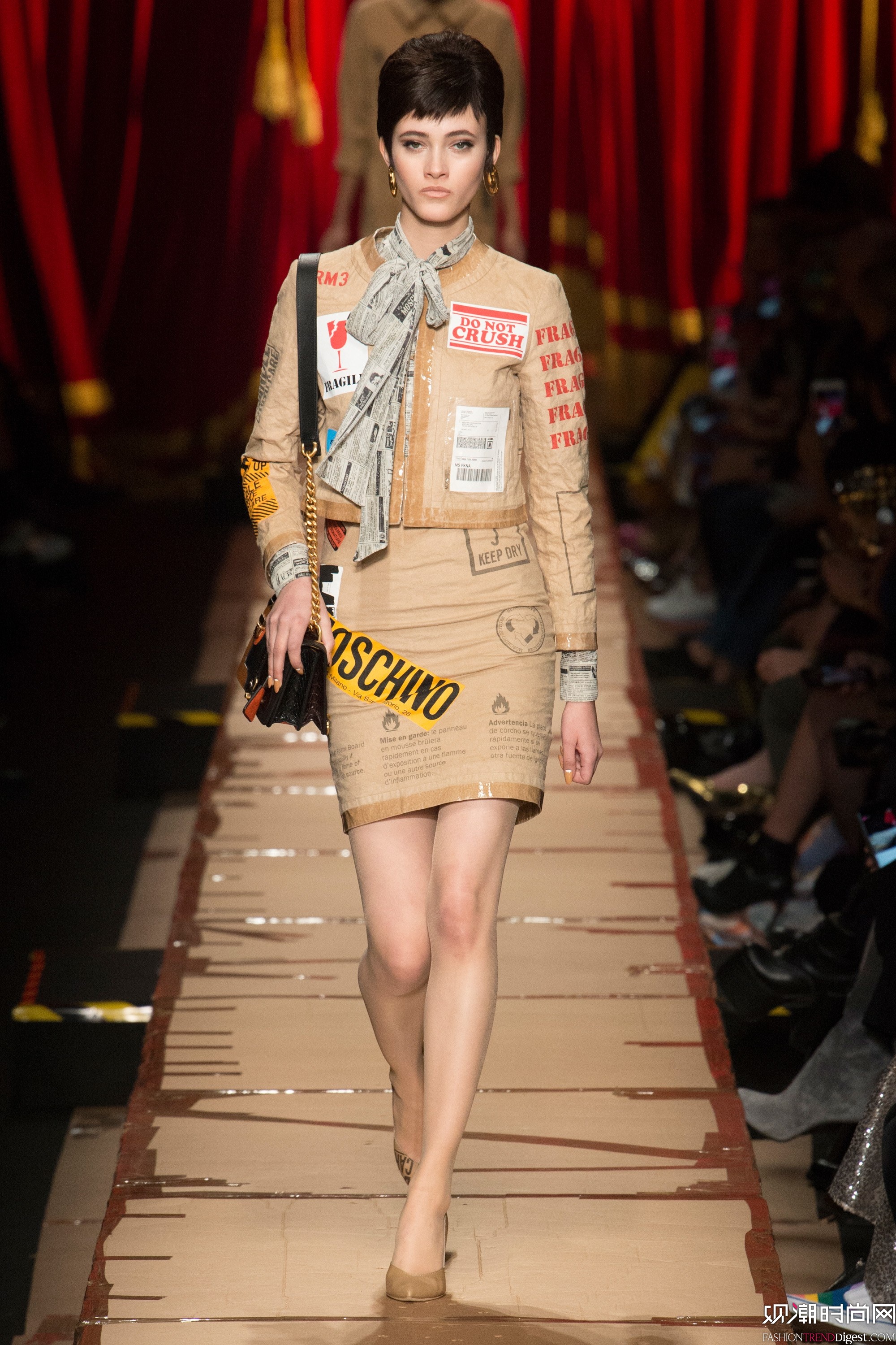 Moschino 2017ﶬϵ㳡ͼƬ