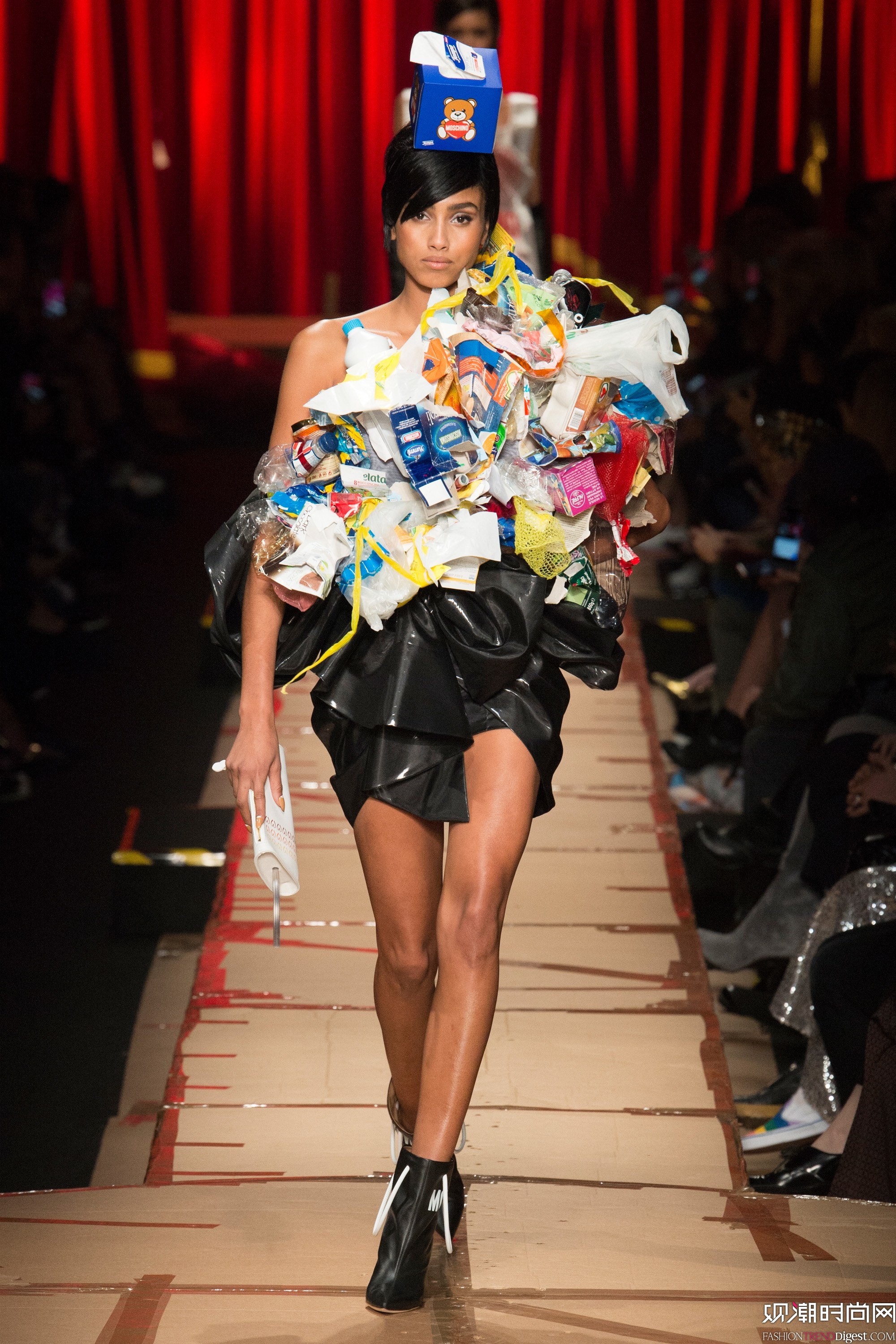Moschino 2017ﶬϵDƬ