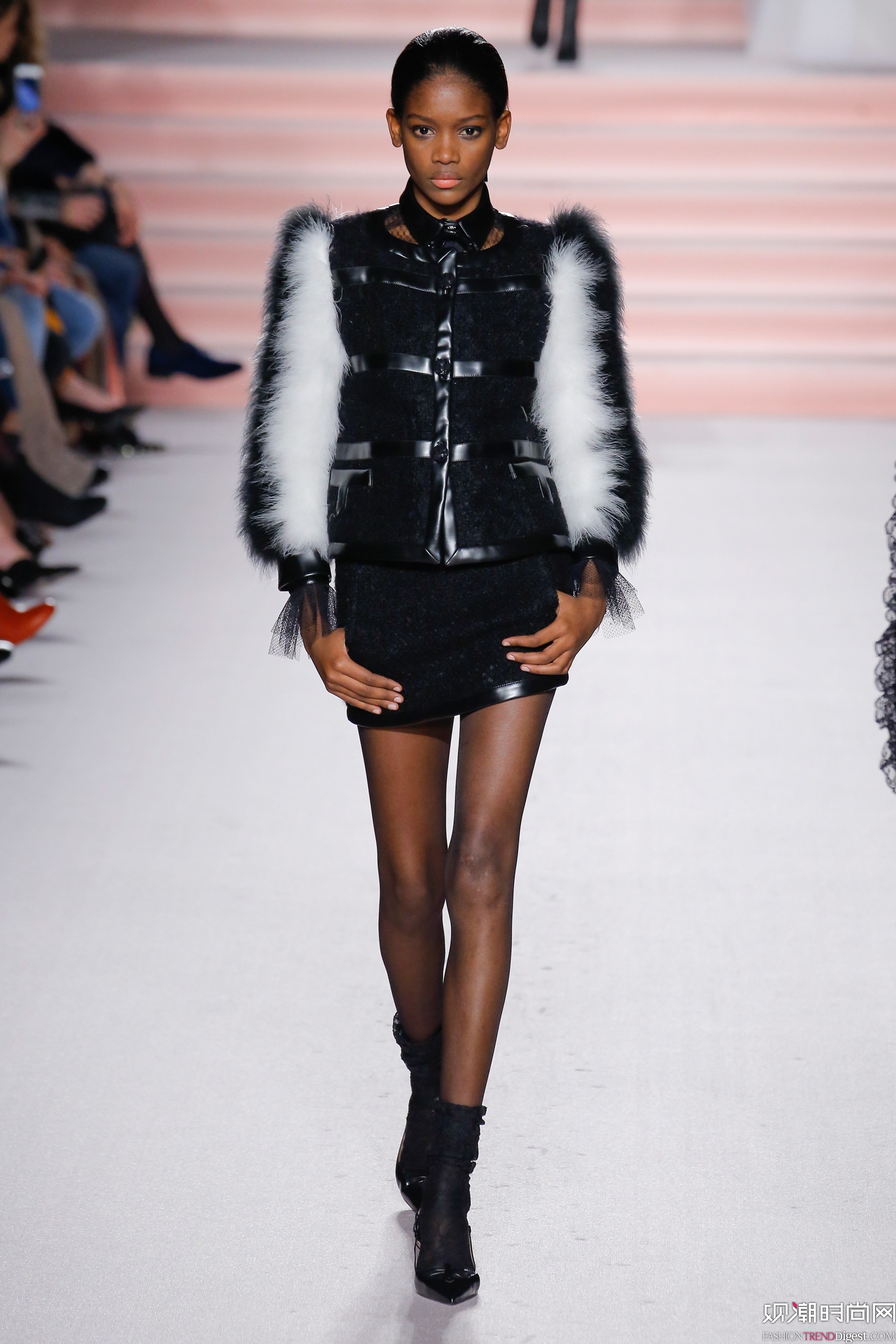 Philosophy di Lorenzo Serafini 2017ﶬϵDƬ