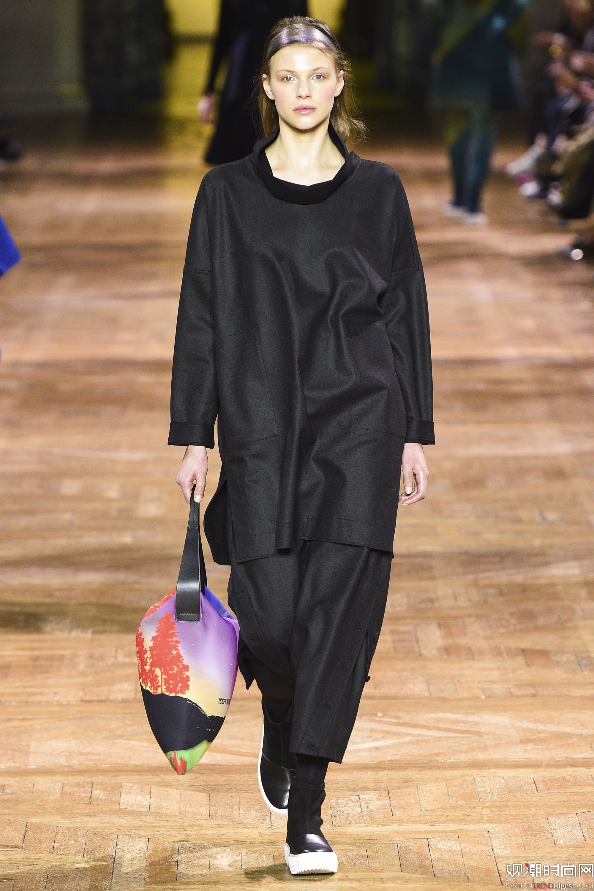 Issey Miyake 2017ﶬϵ㳡ͼƬ