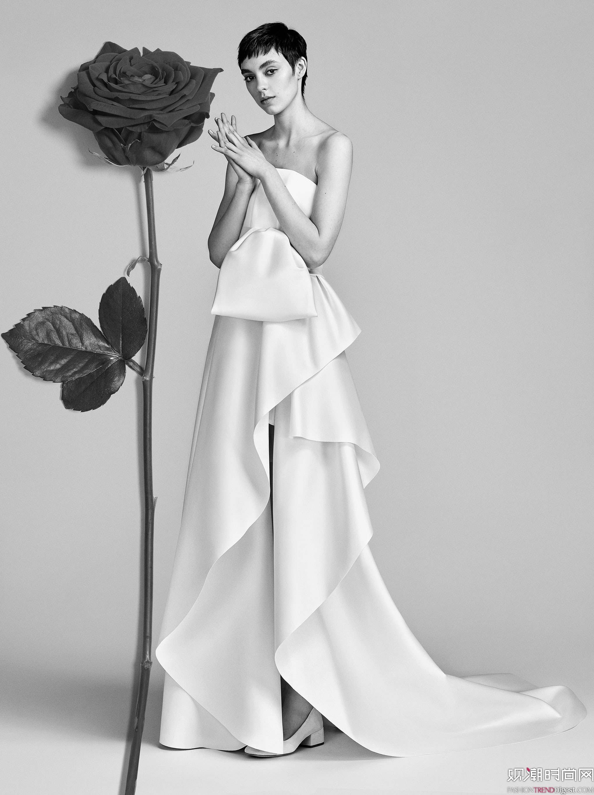 Viktor & Rolf 2017ĻɴϵLOOKBOOKͼƬ