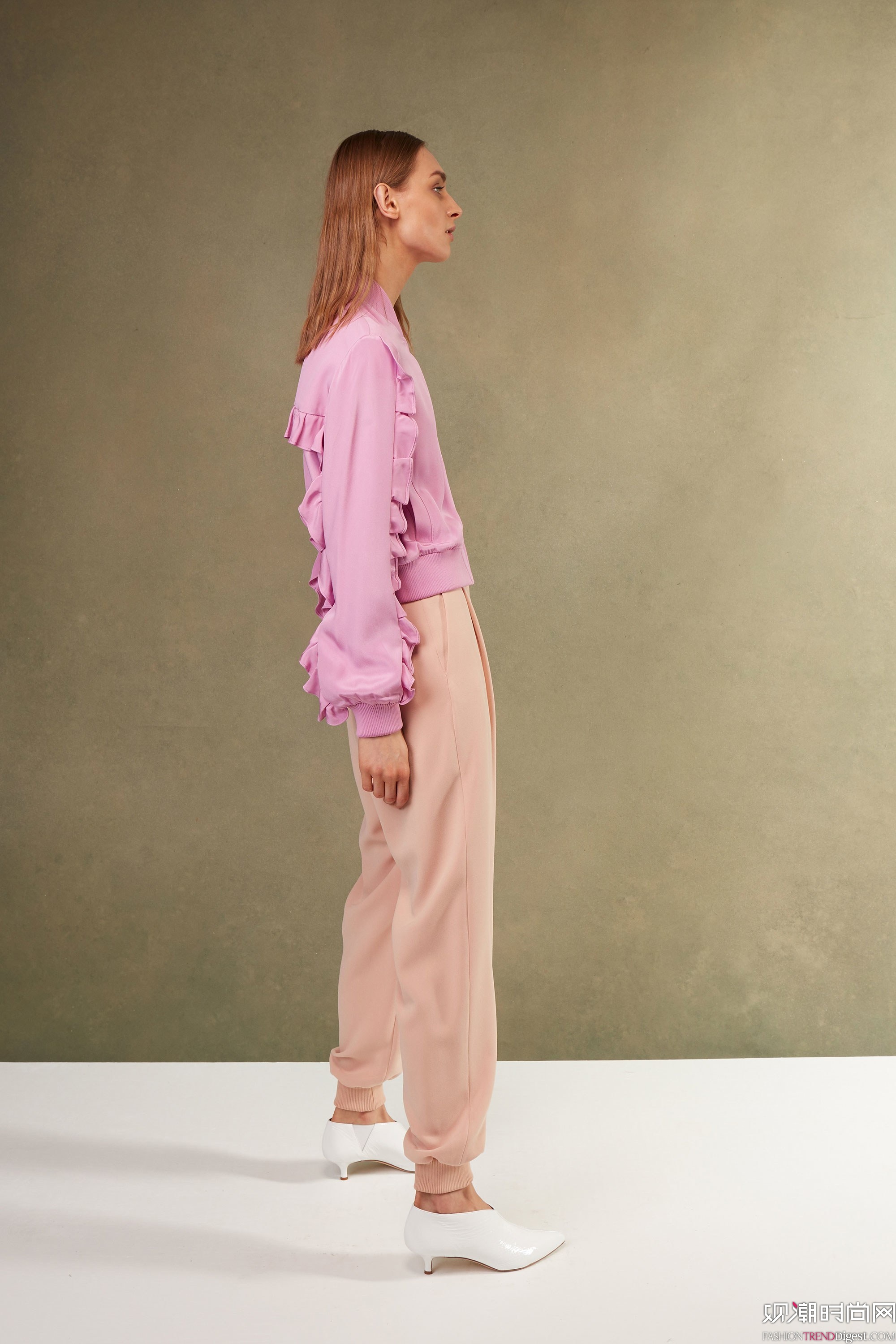 Tibi 2018紺ϵLookBookDƬ