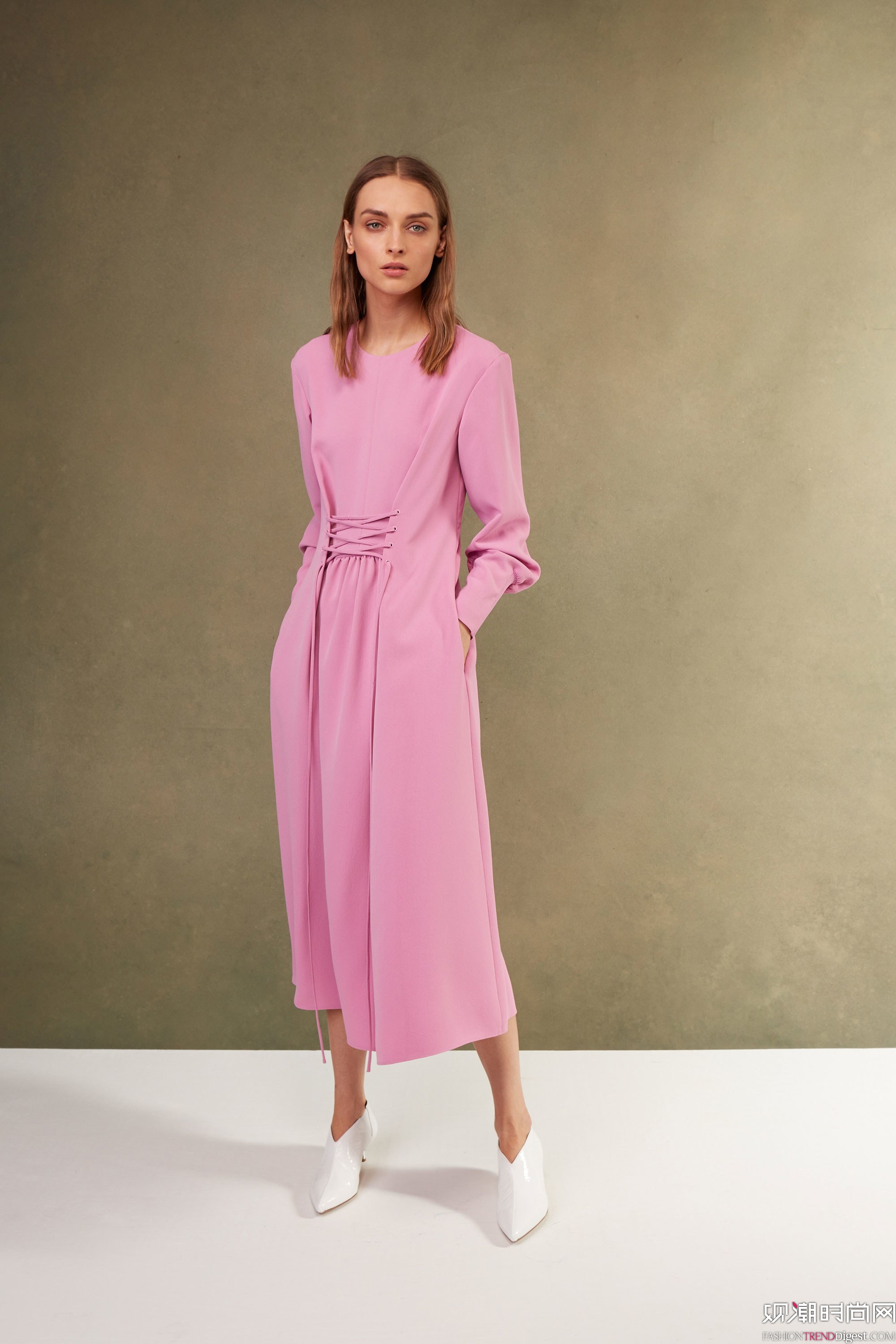 Tibi 2018紺ϵLookBookDƬ