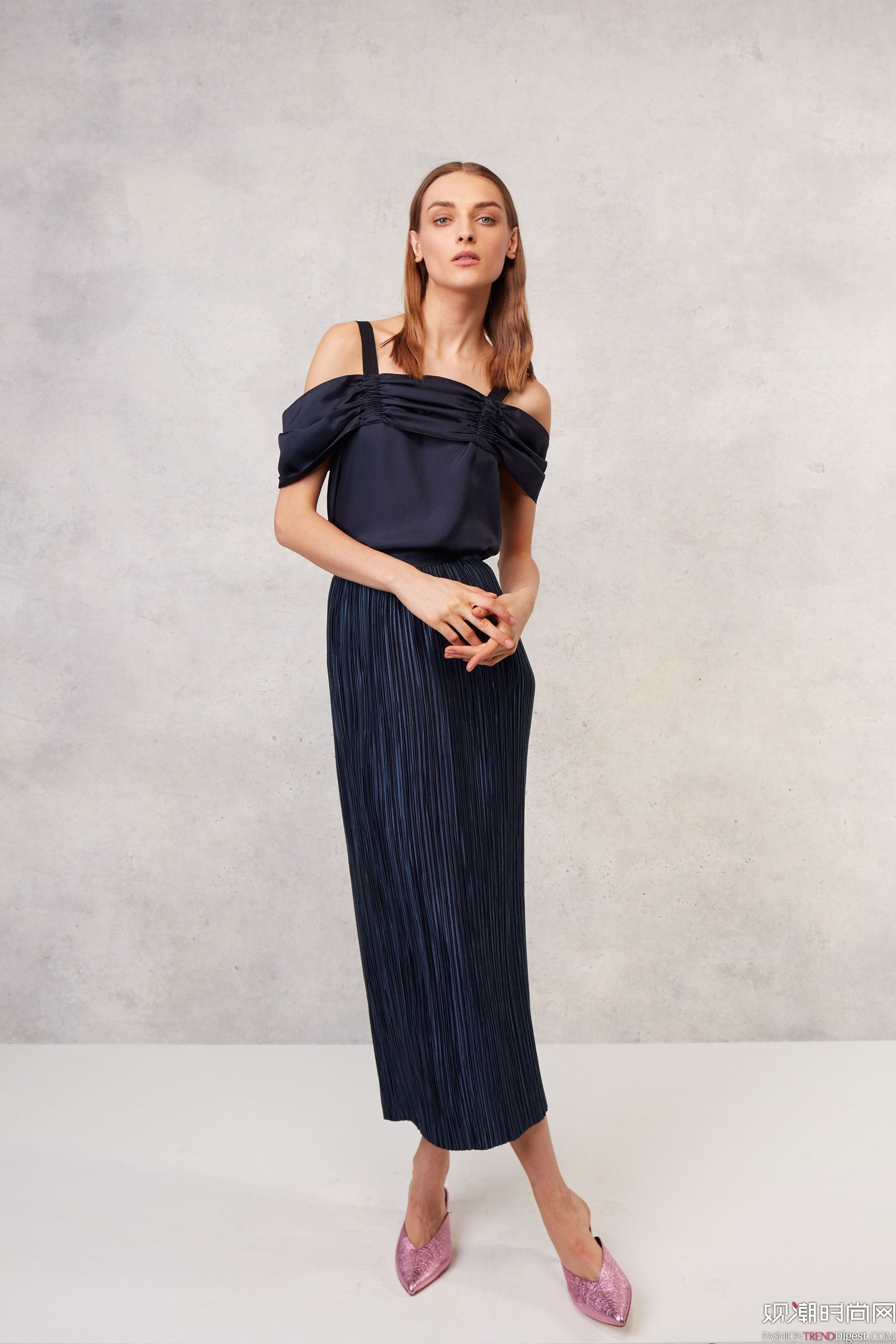 Tibi 2018紺ϵLookBookDƬ