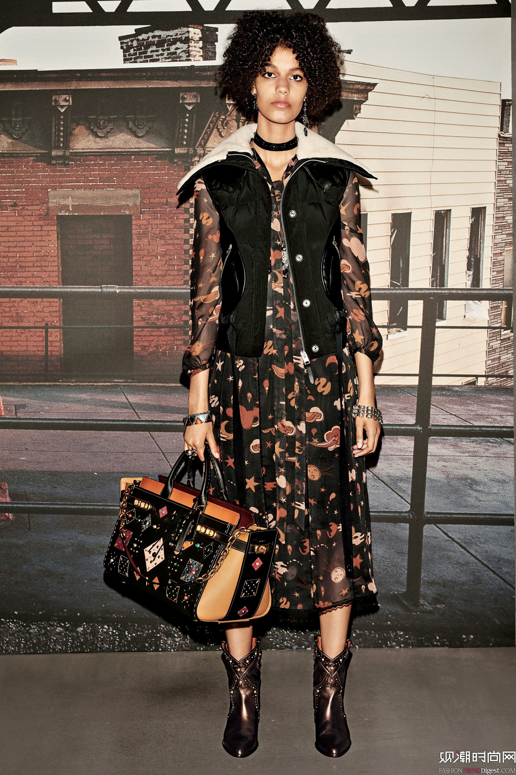 Coach 1941 2018紺ϵLookBookDƬ