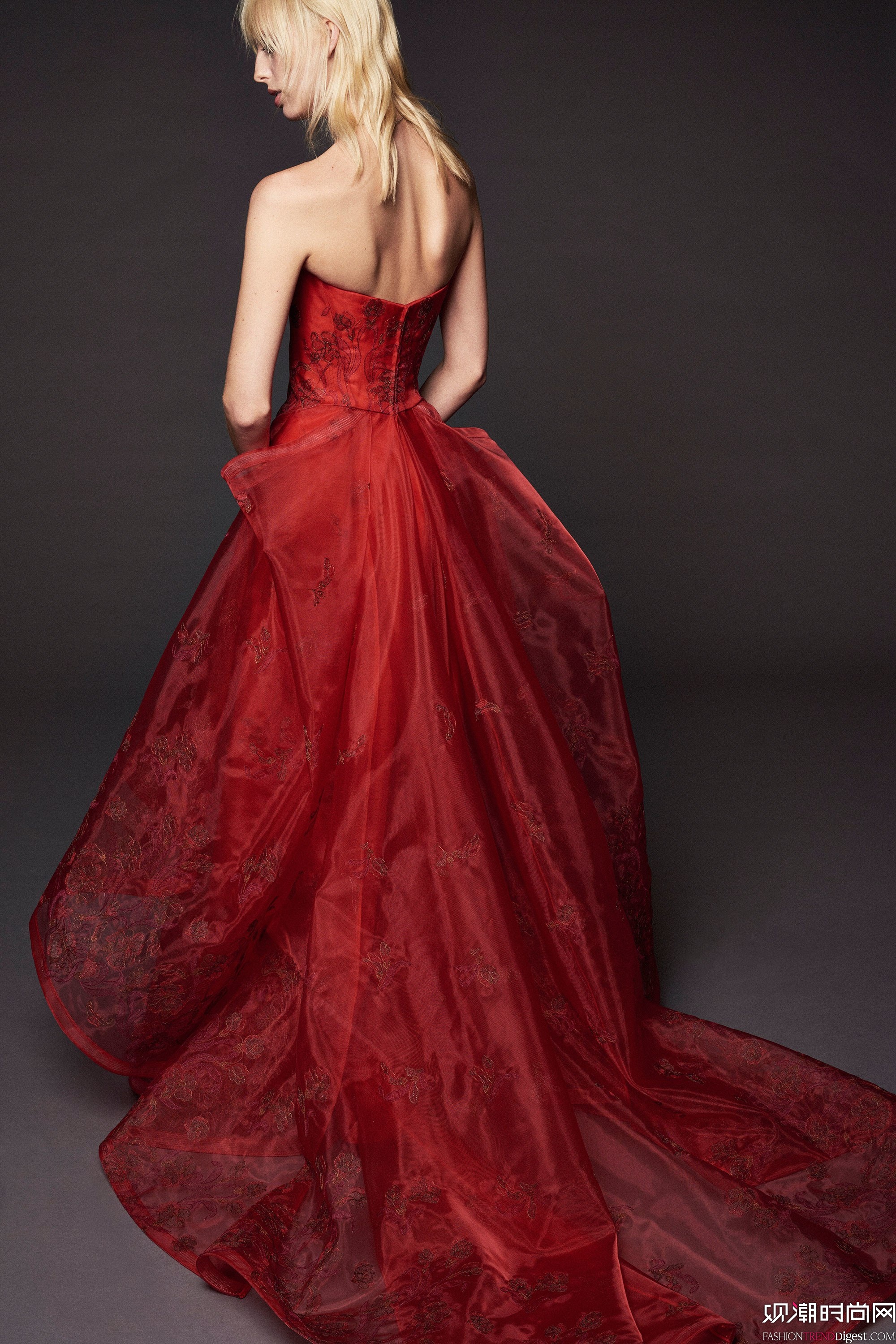 Zac Posen 2018紺ϵLookBookDƬ