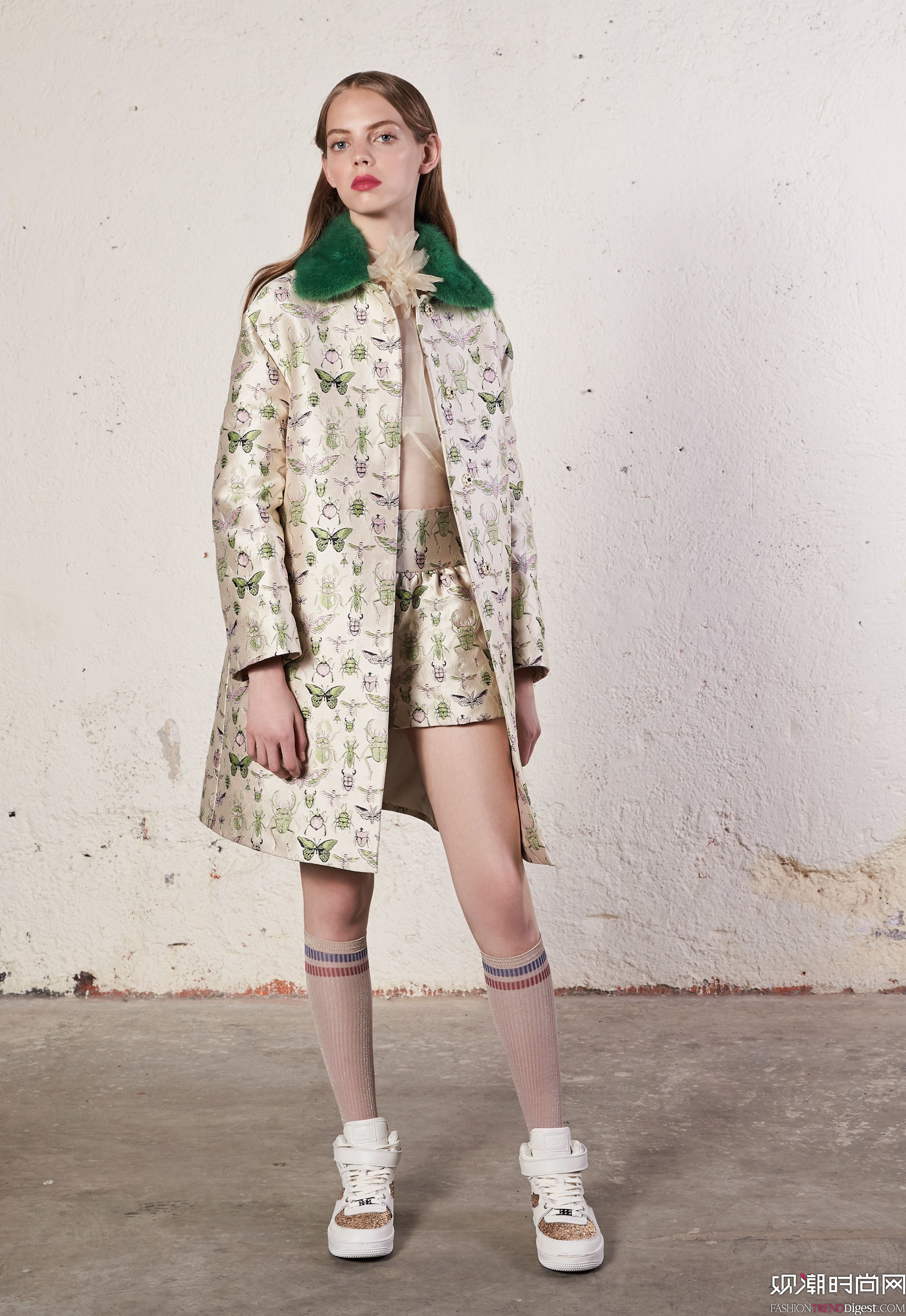 Red Valentino 2018紺ϵLookBookDƬ