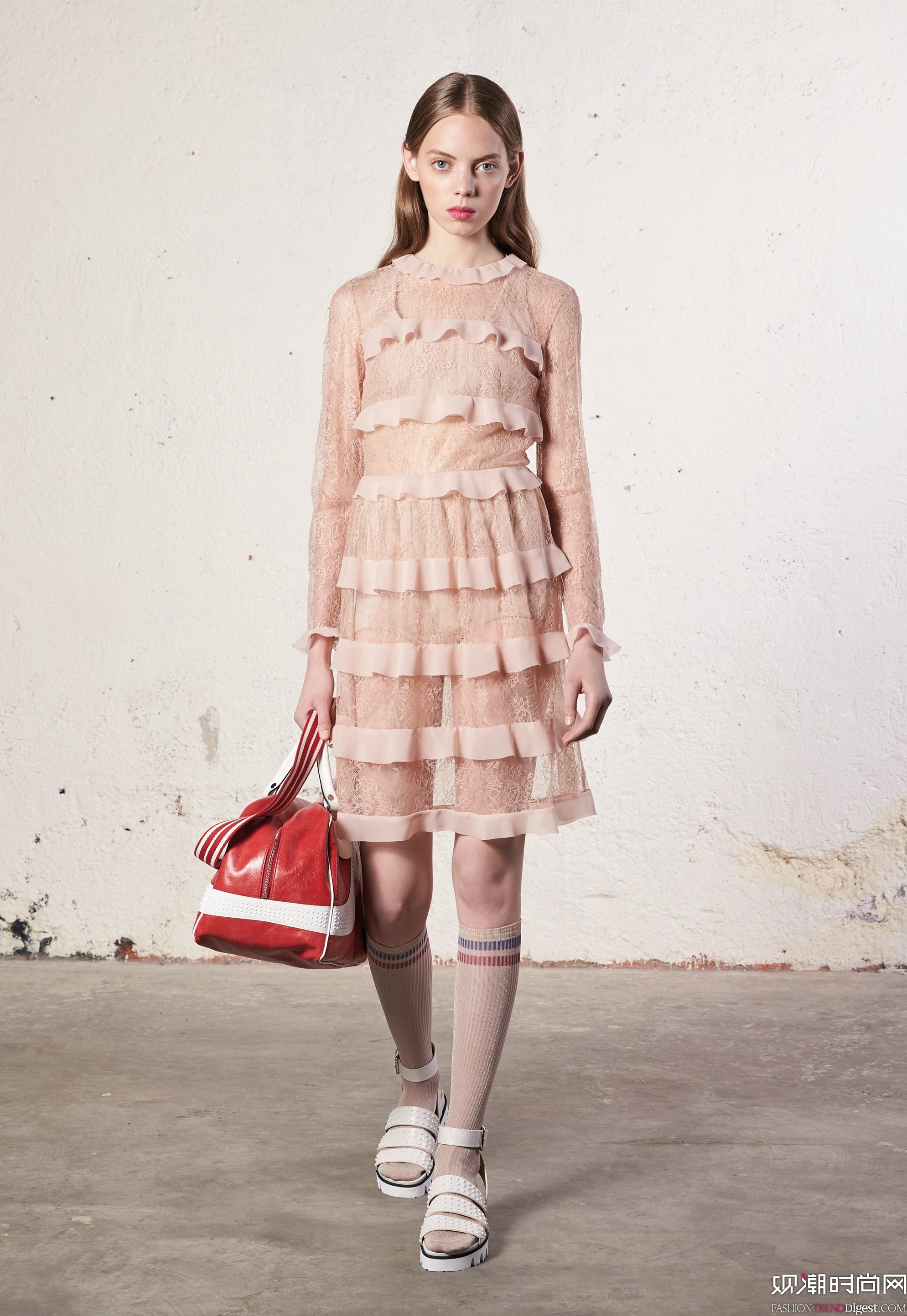 Red Valentino 2018紺ϵLookBookDƬ