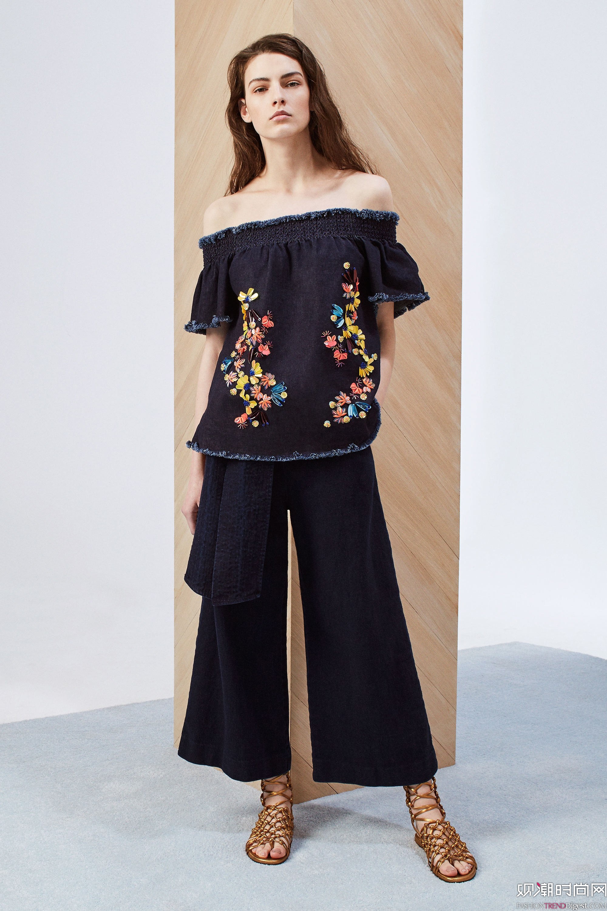 Tanya Taylor 2018紺ϵLookBookDƬ