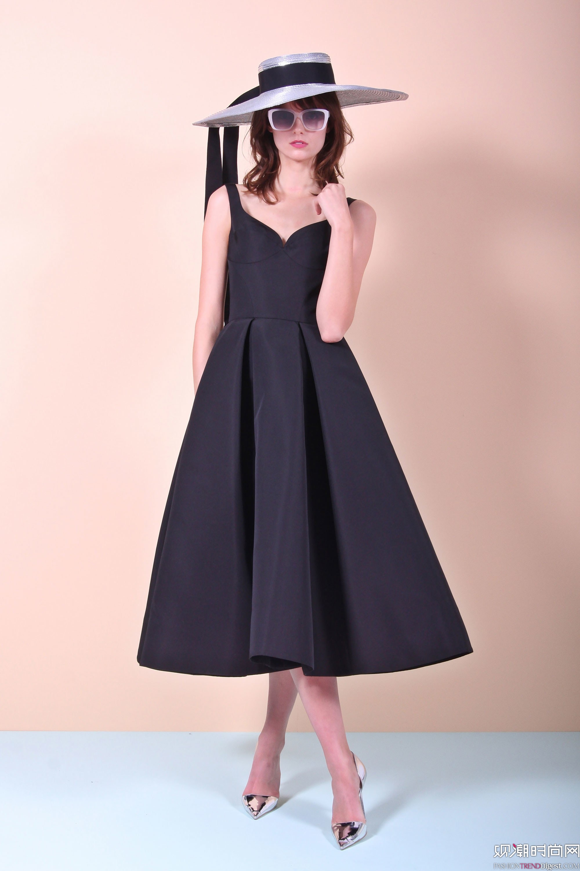 Christian Siriano 2018紺ϵLookBookDƬ