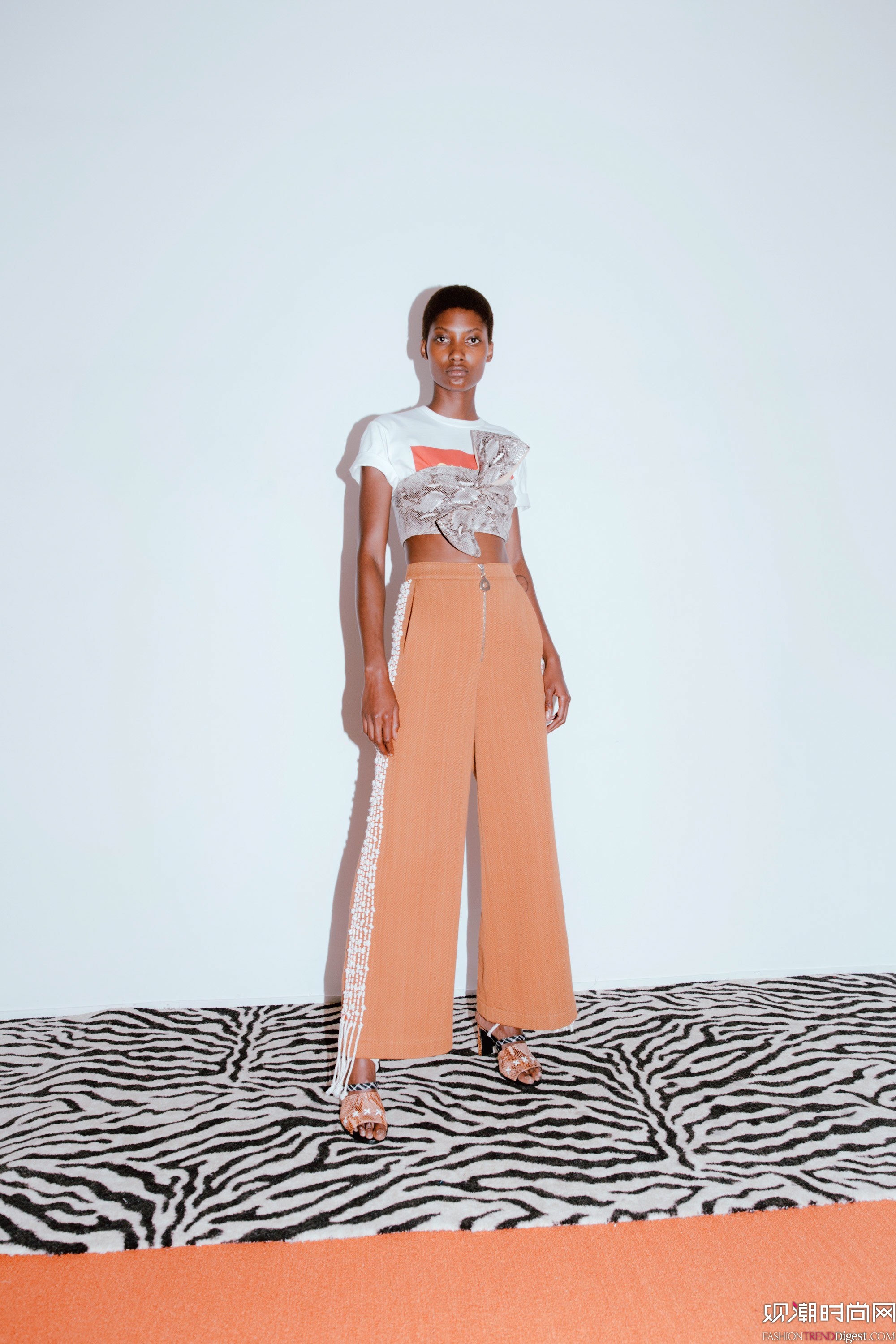 Edun 2018紺ϵLookBookDƬ