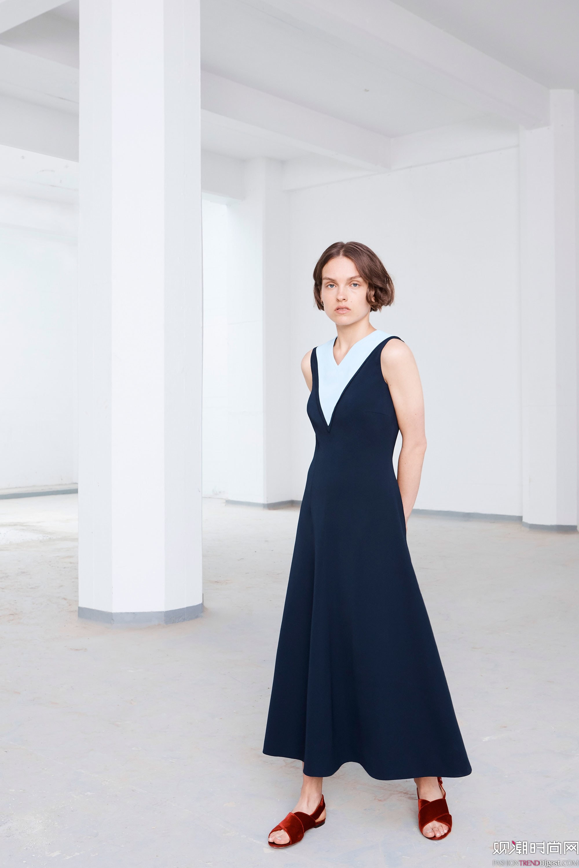 Emilia Wickstead 2018紺ϵLookBookDƬ