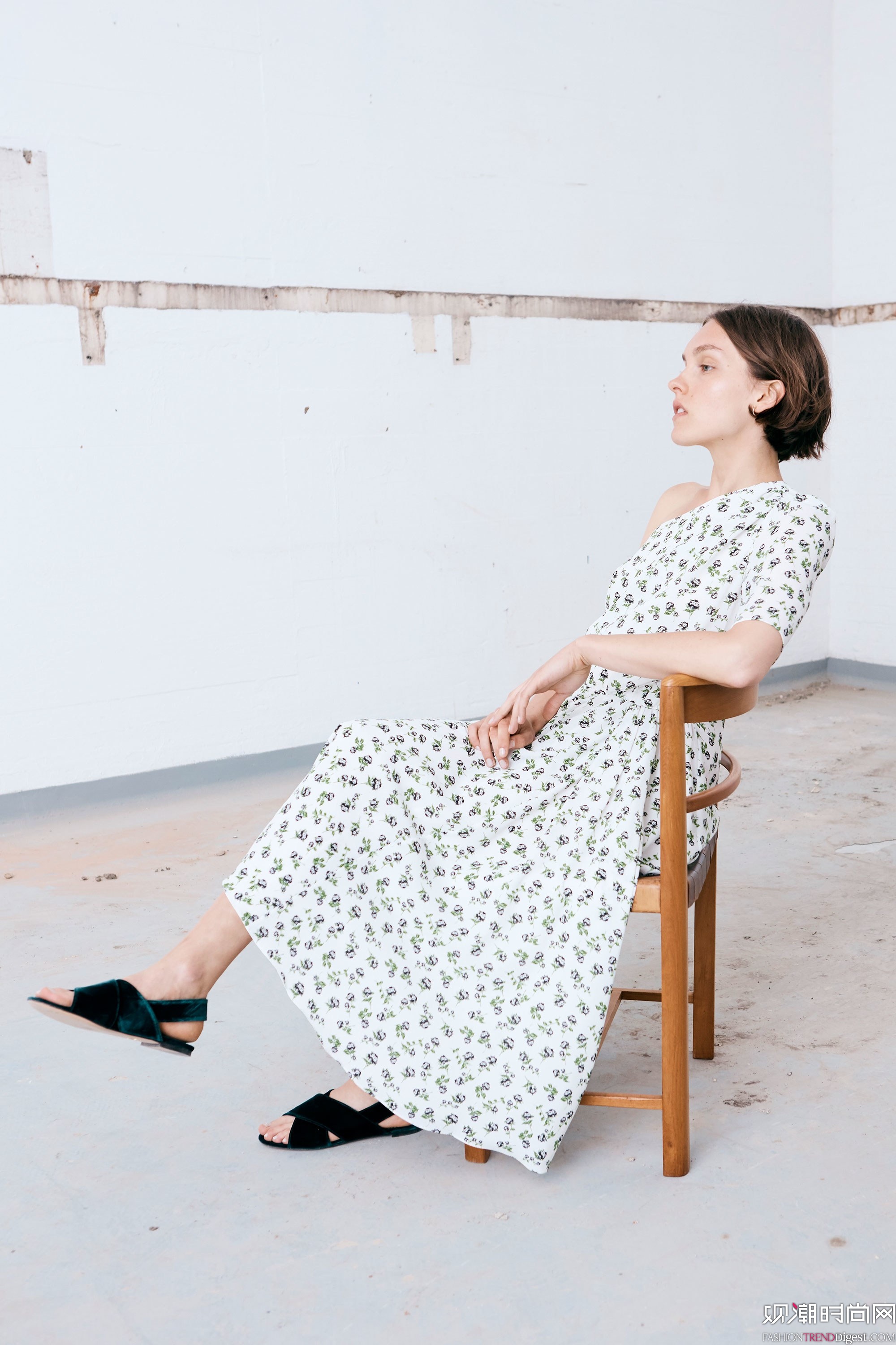 Emilia Wickstead 2018紺ϵLookBookDƬ