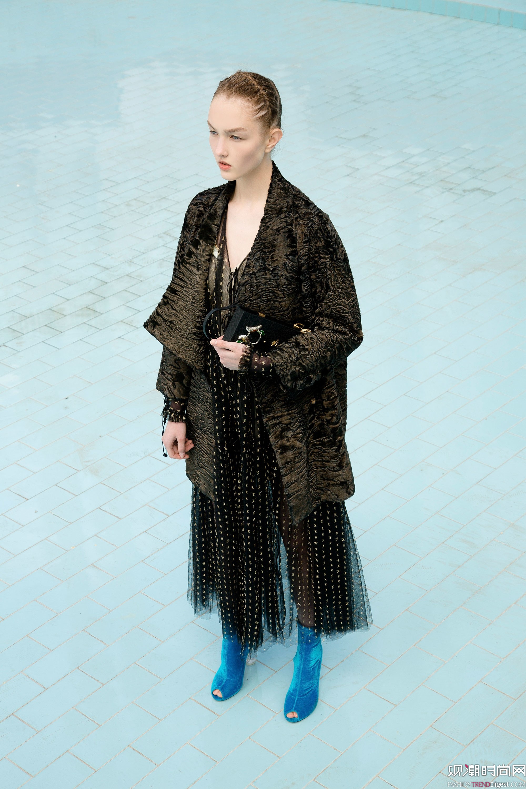 Alena Akhmadullina 2018紺ϵlookbookDƬ