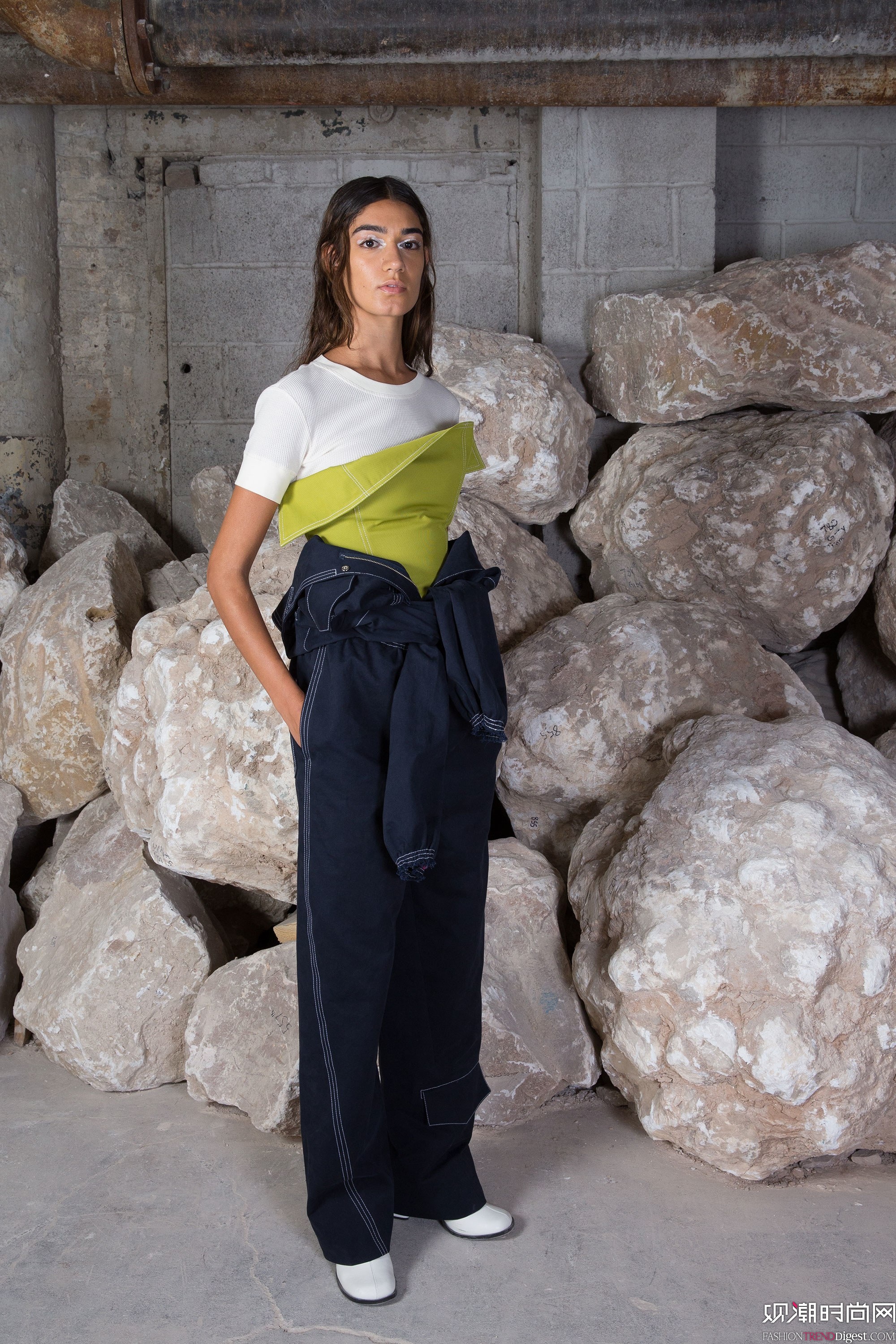 Lorod 2018紺ϵLookBookDƬ