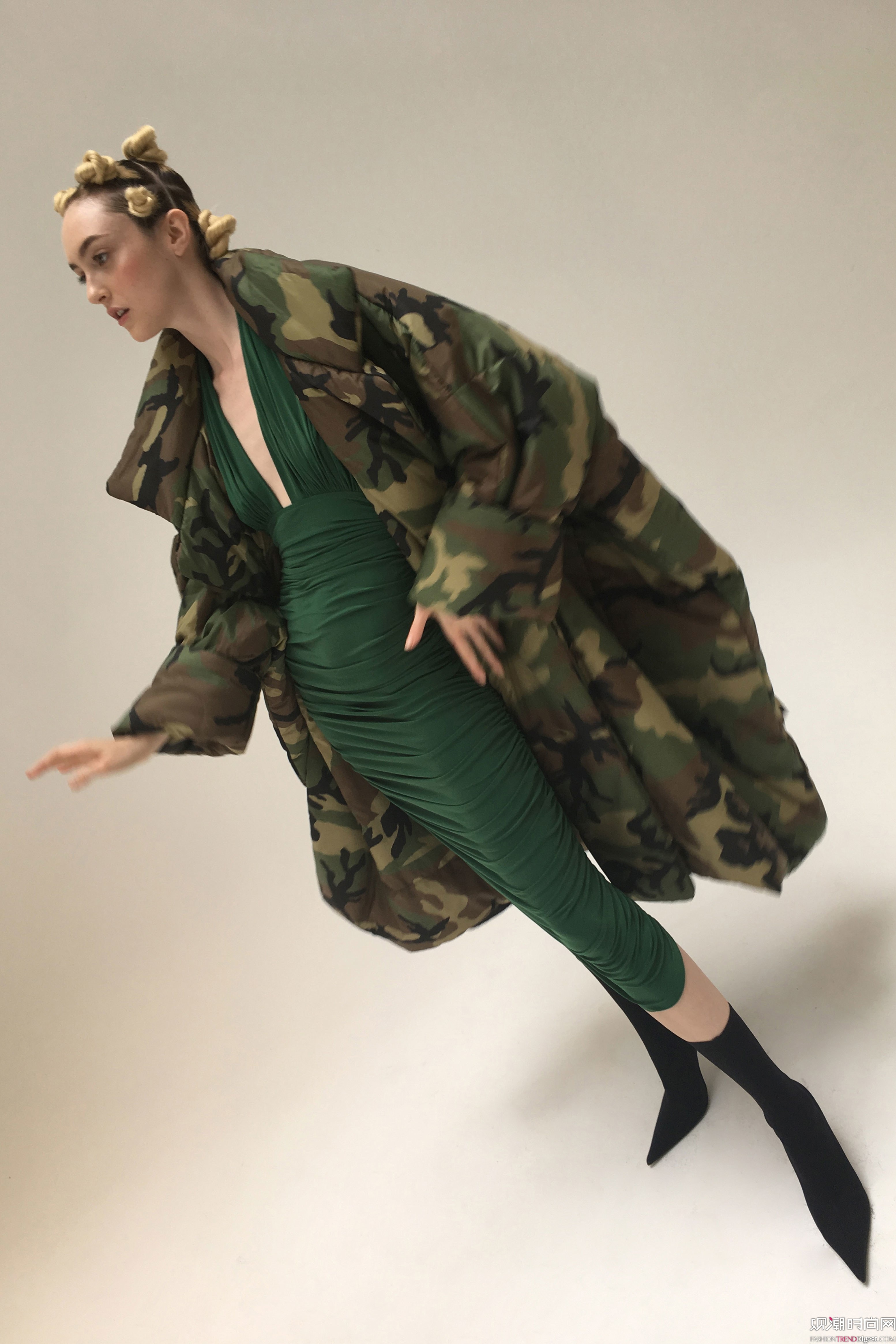 Norma Kamali 2018紺ϵLookBookDƬ