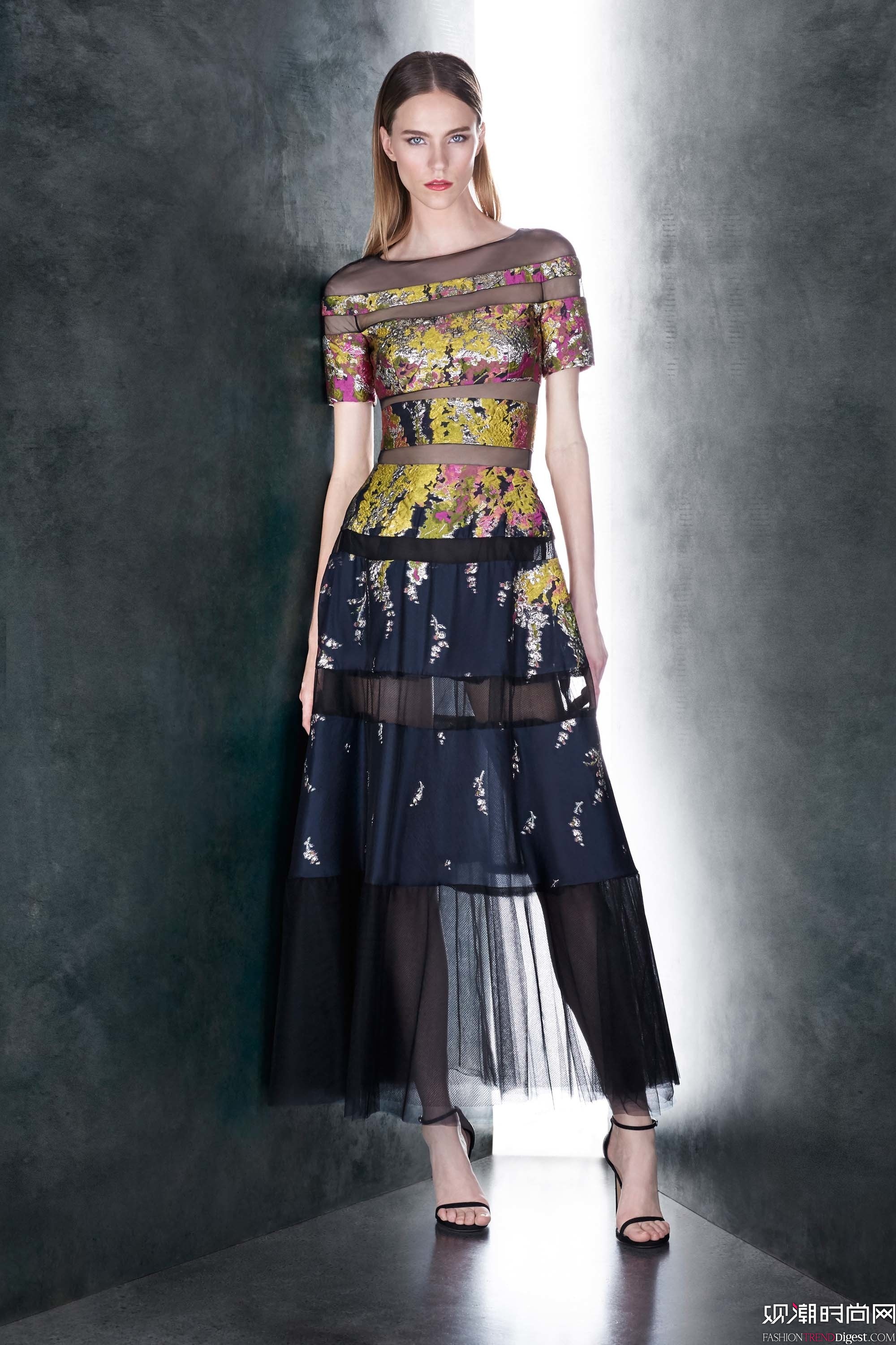 Pamella Roland 2018紺ϵLookBookDƬ