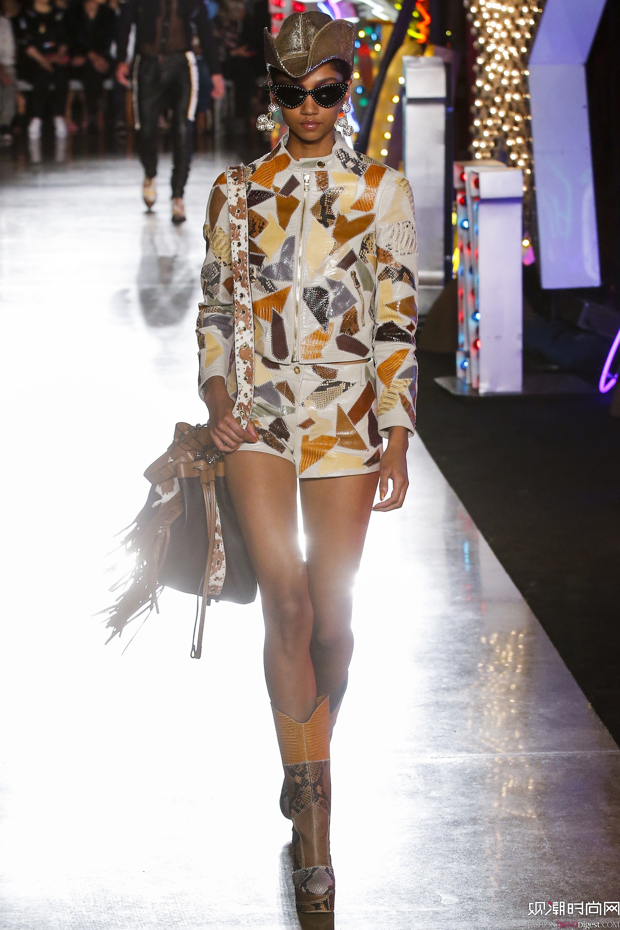 Moschino 2018������Ůװ�ϲ��㳡����ͼƬ