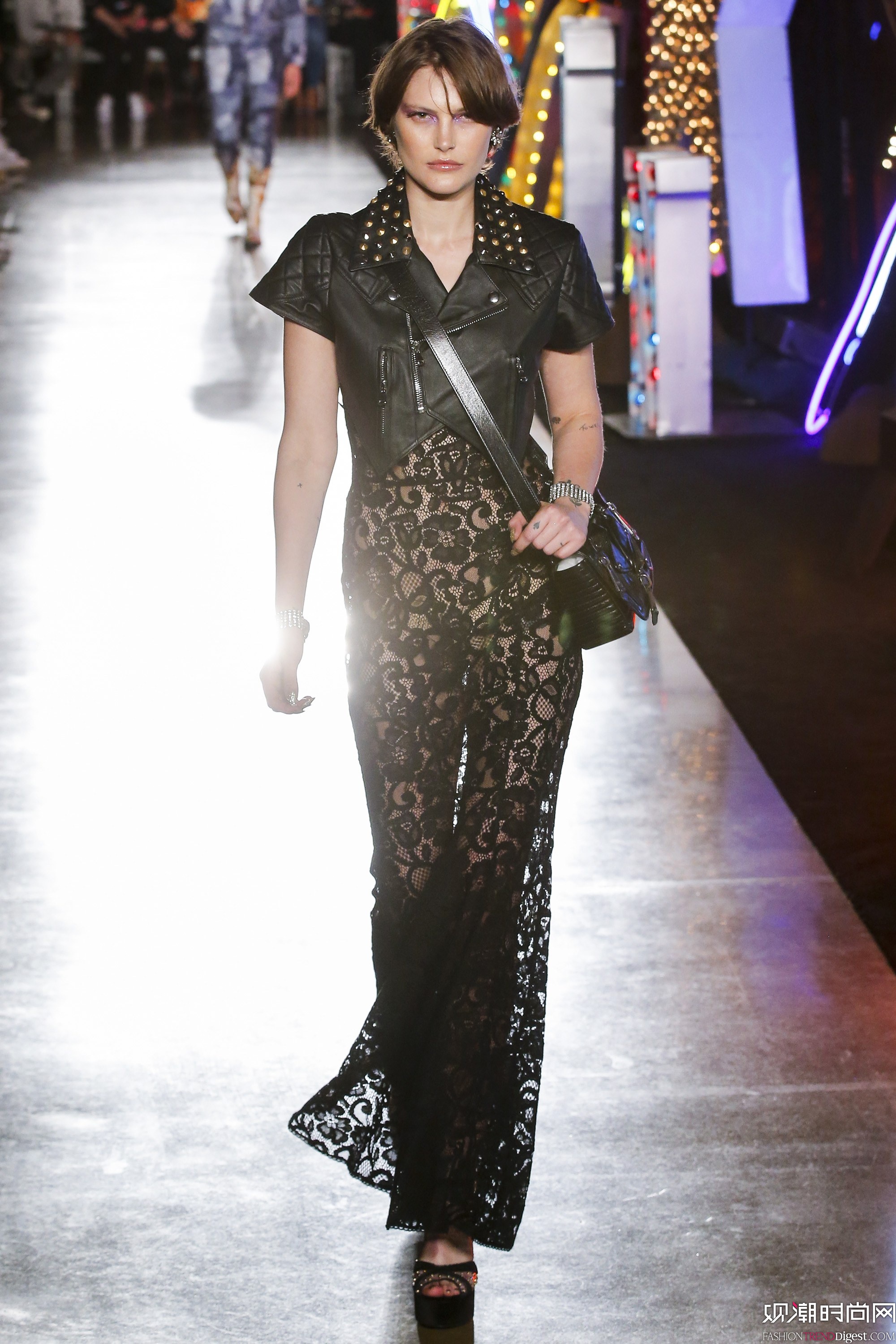 Moschino 2018������Ůװ�ϲ��㳡����ͼƬ