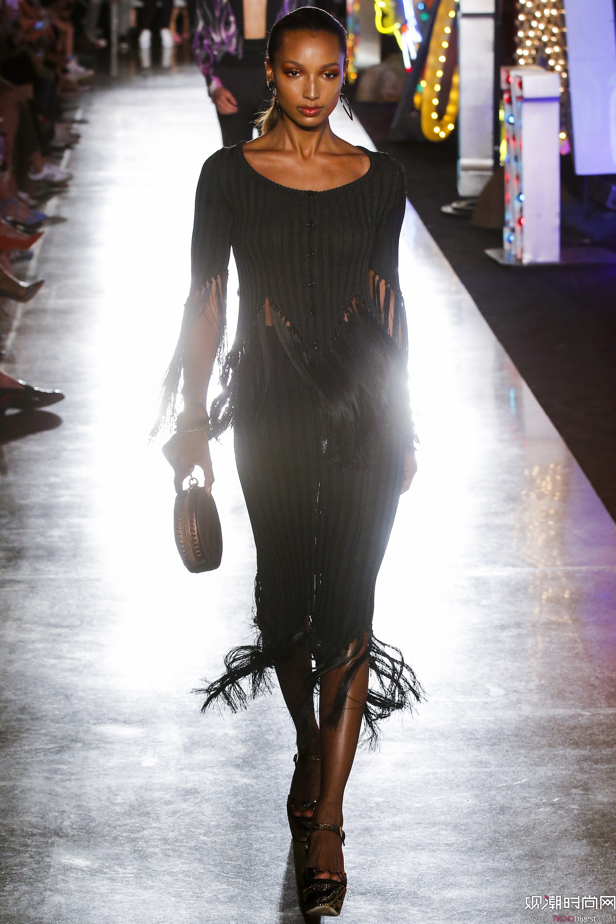 Moschino 2018������Ůװ�ϲ��㳡����ͼƬ