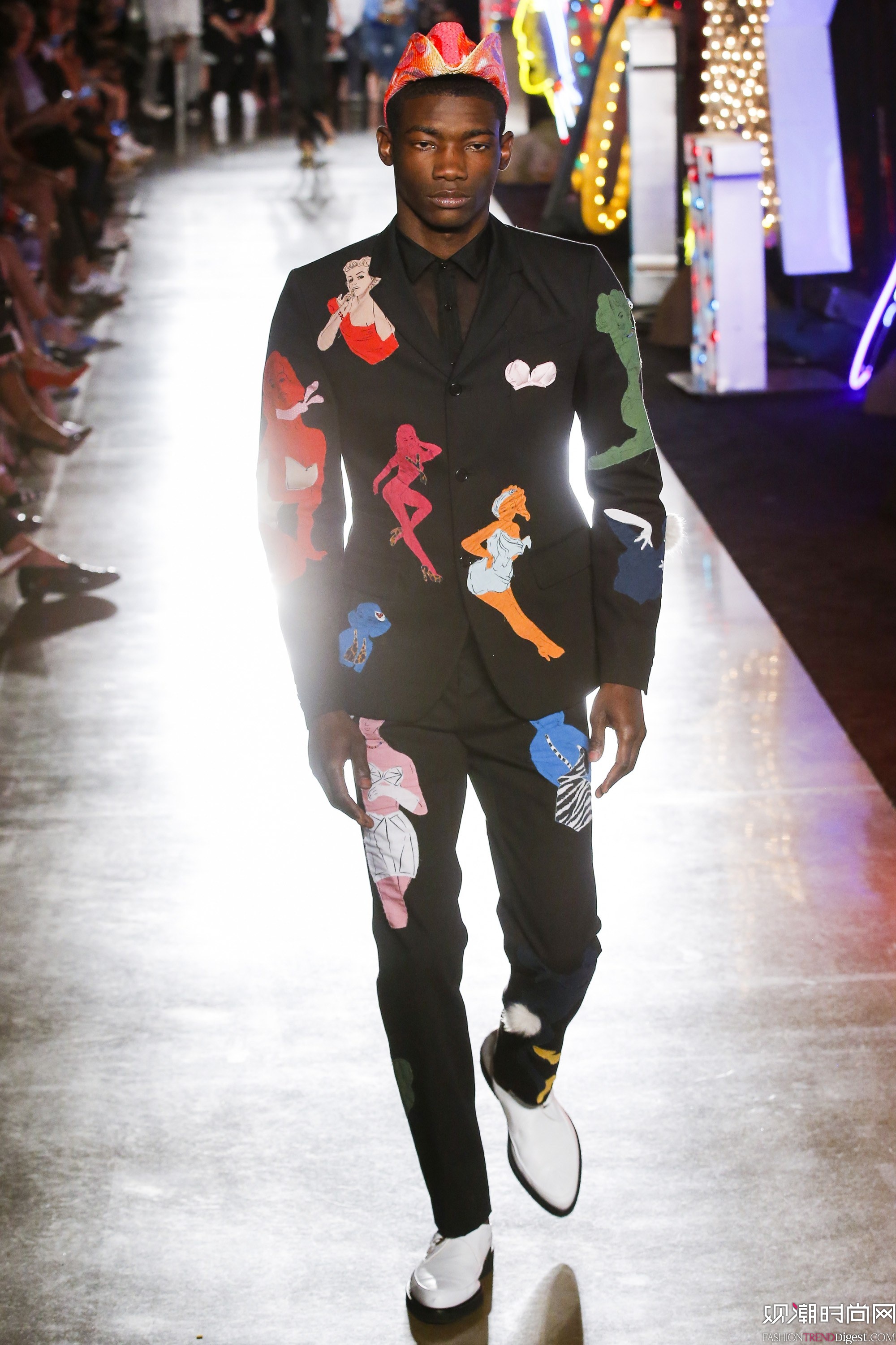 Moschino 2018������Ůװ�ϲ��㳡����ͼƬ