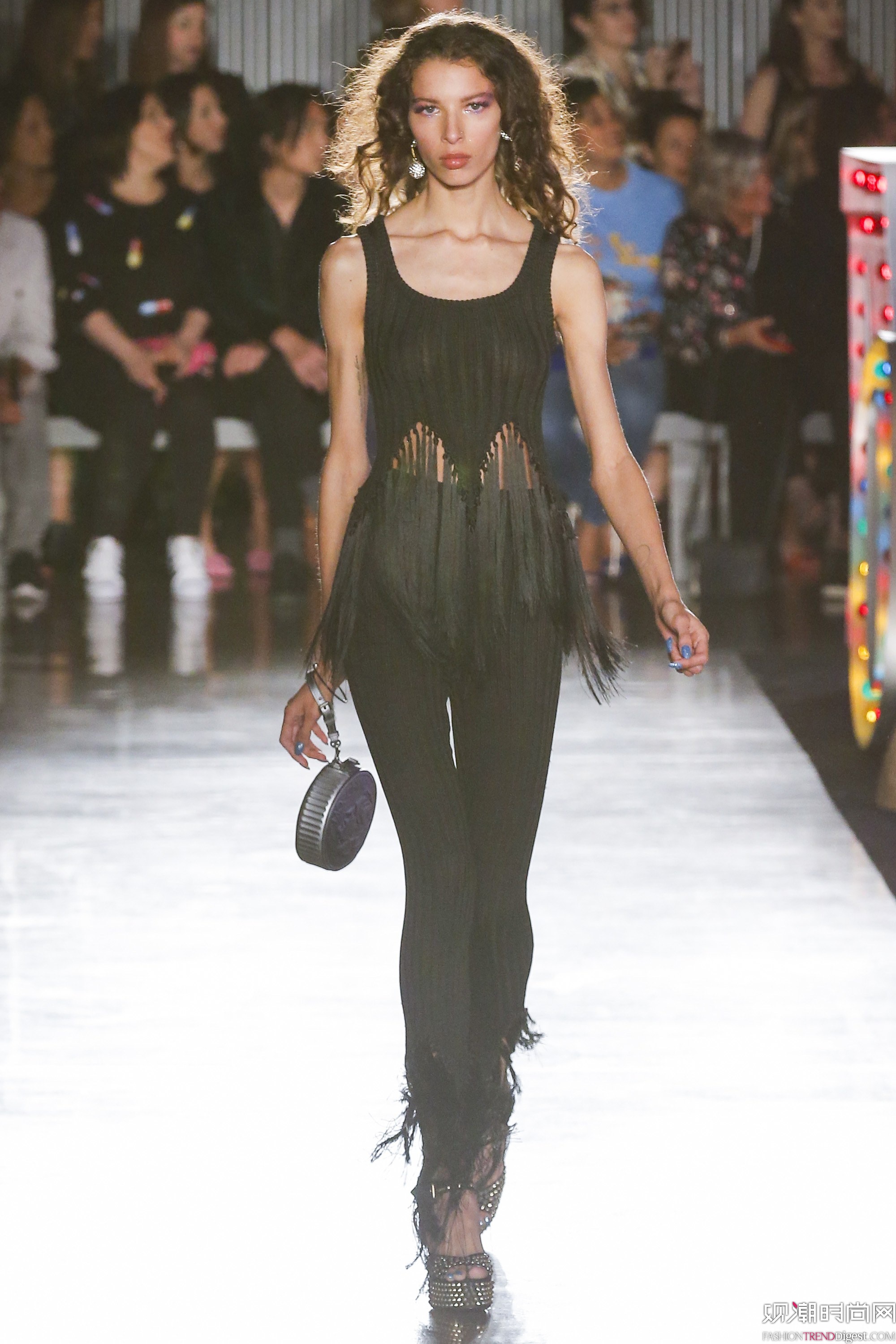 Moschino 2018������Ůװ�ϲ��㳡����ͼƬ