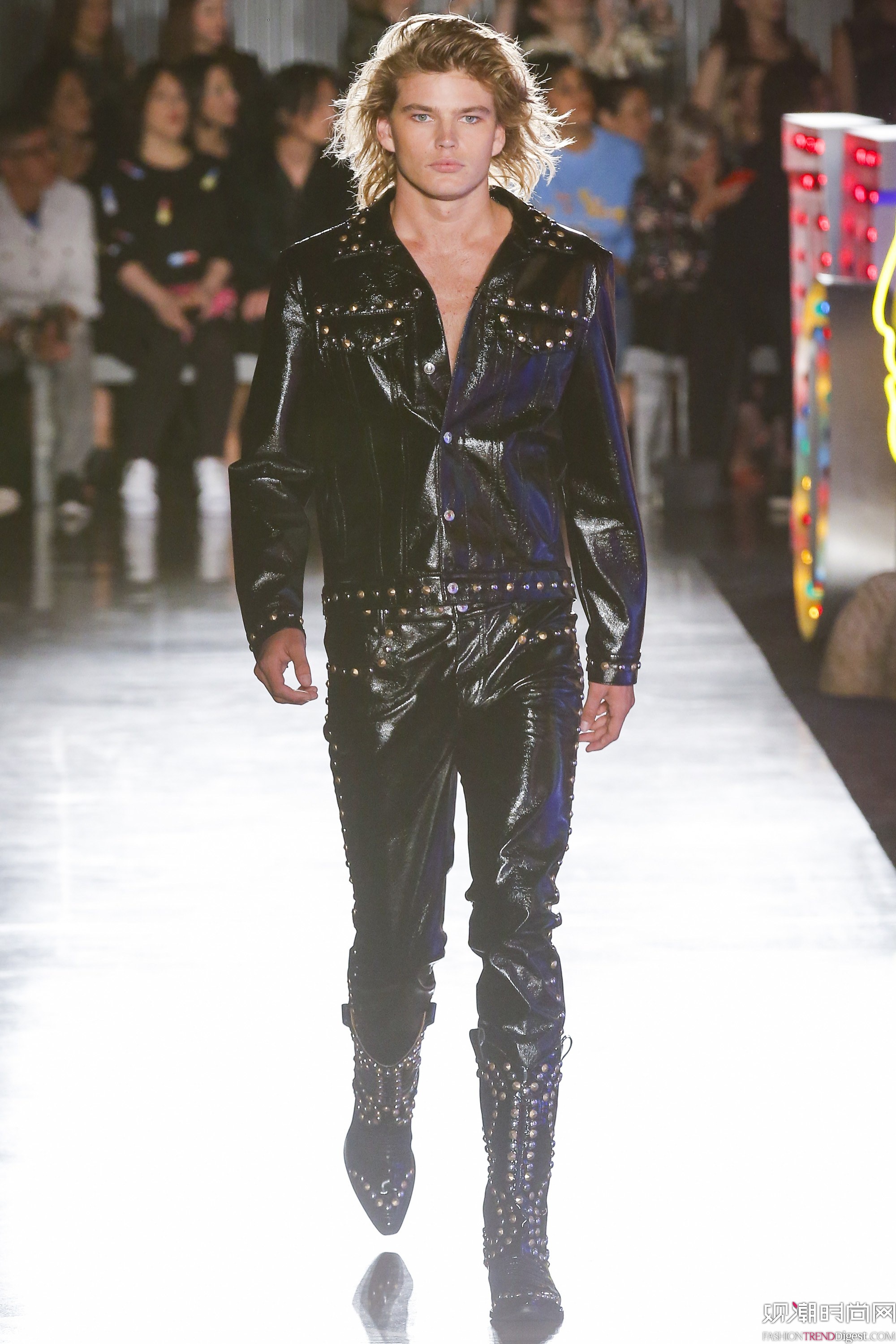 Moschino 2018������Ůװ�ϲ��㳡����ͼƬ