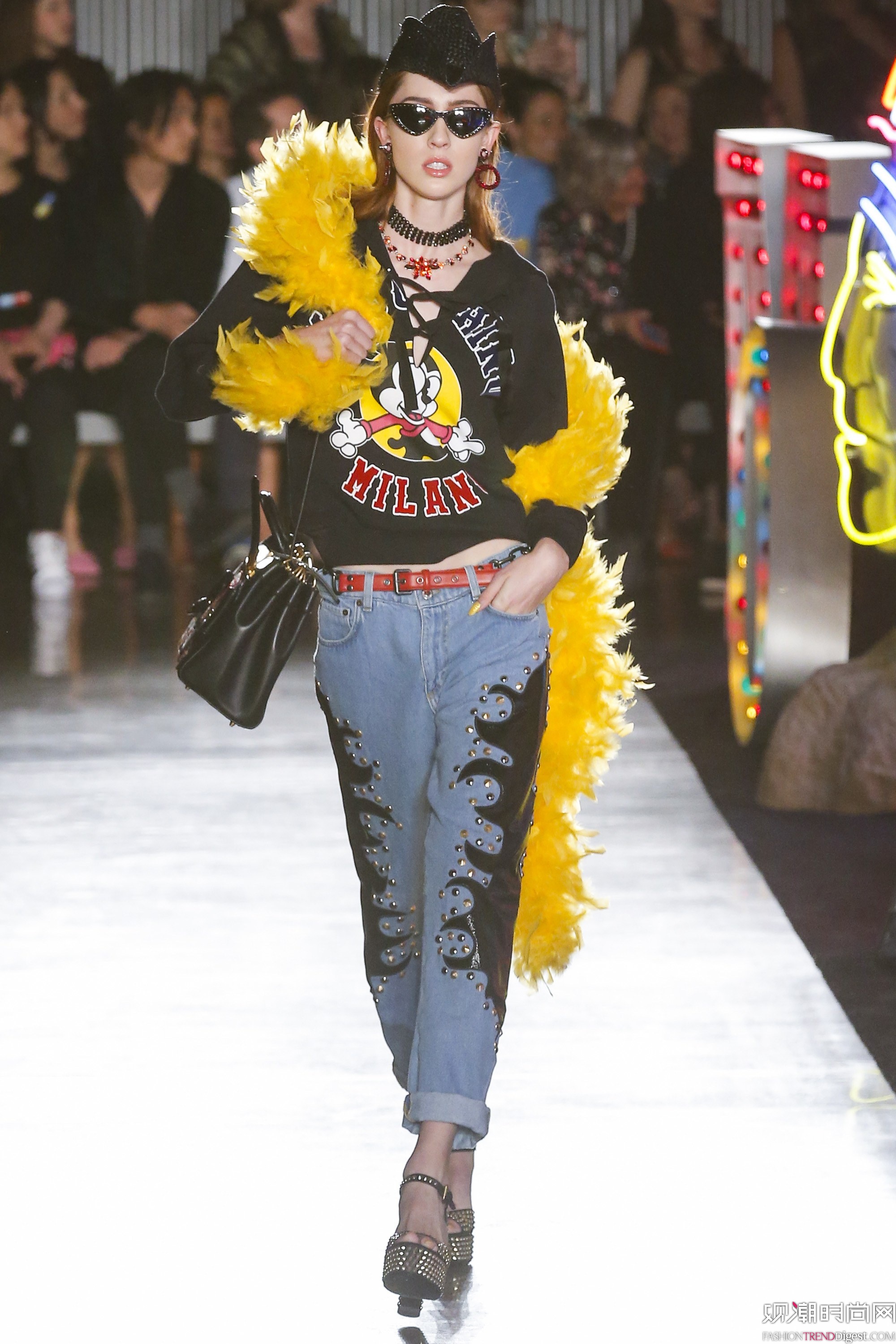 Moschino 2018������Ůװ�ϲ��㳡����ͼƬ