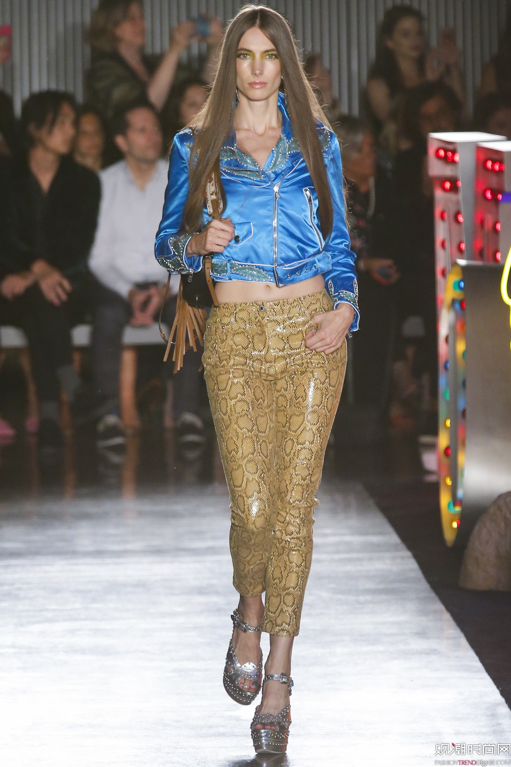 Moschino 2018������Ůװ�ϲ��㳡����ͼƬ