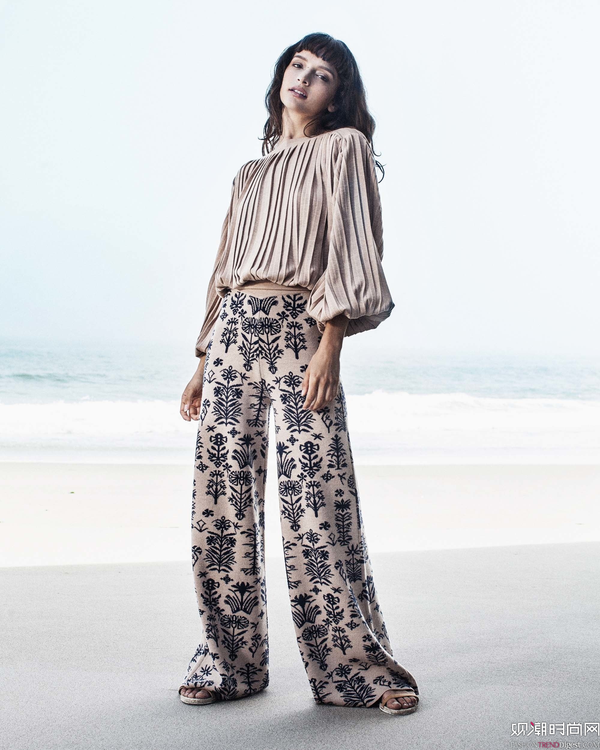 Tabula Rasa 2018紺ϵLookBookDƬ