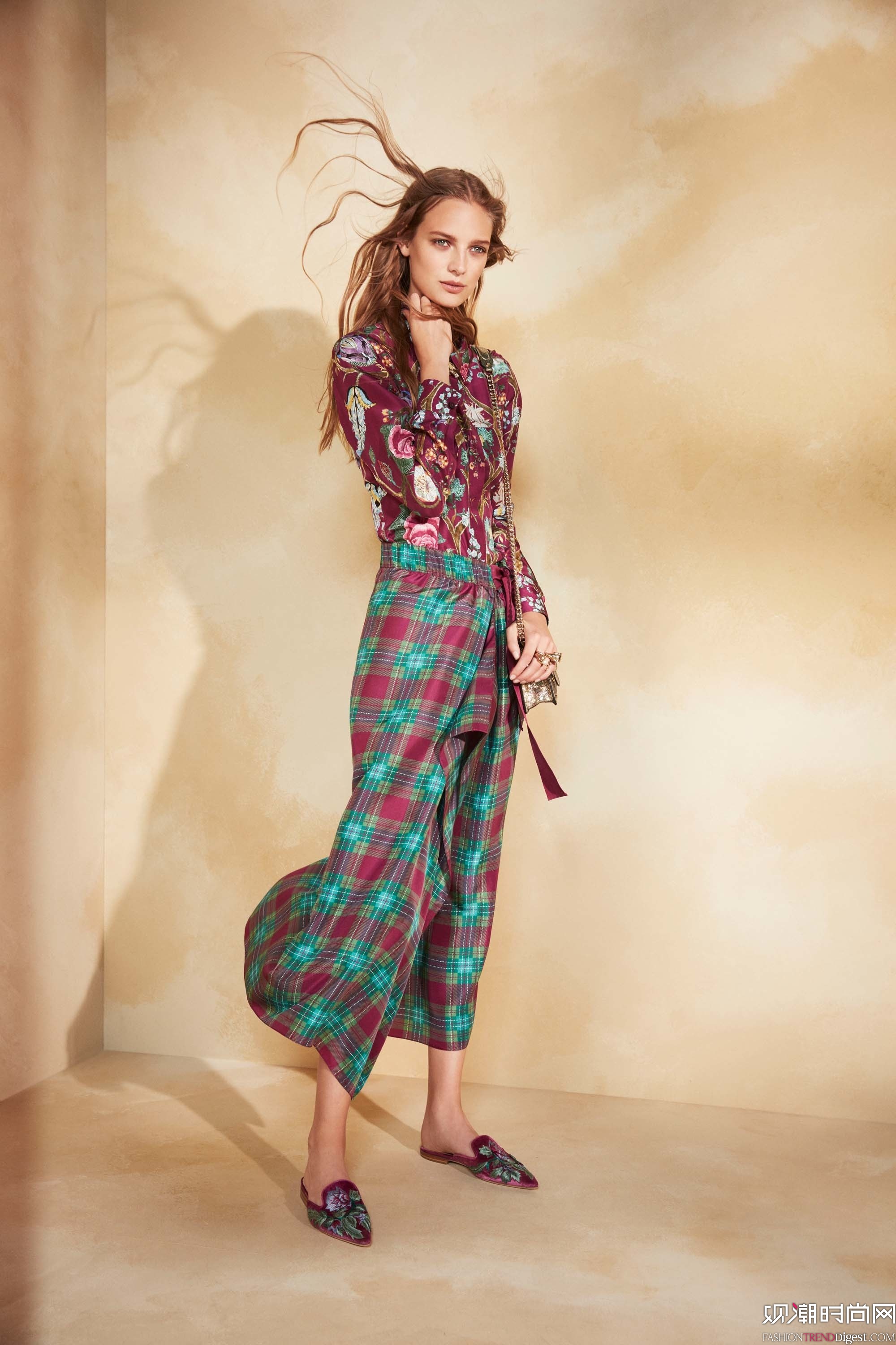 Alberta Ferretti 2018紺ϵlookbookDƬ