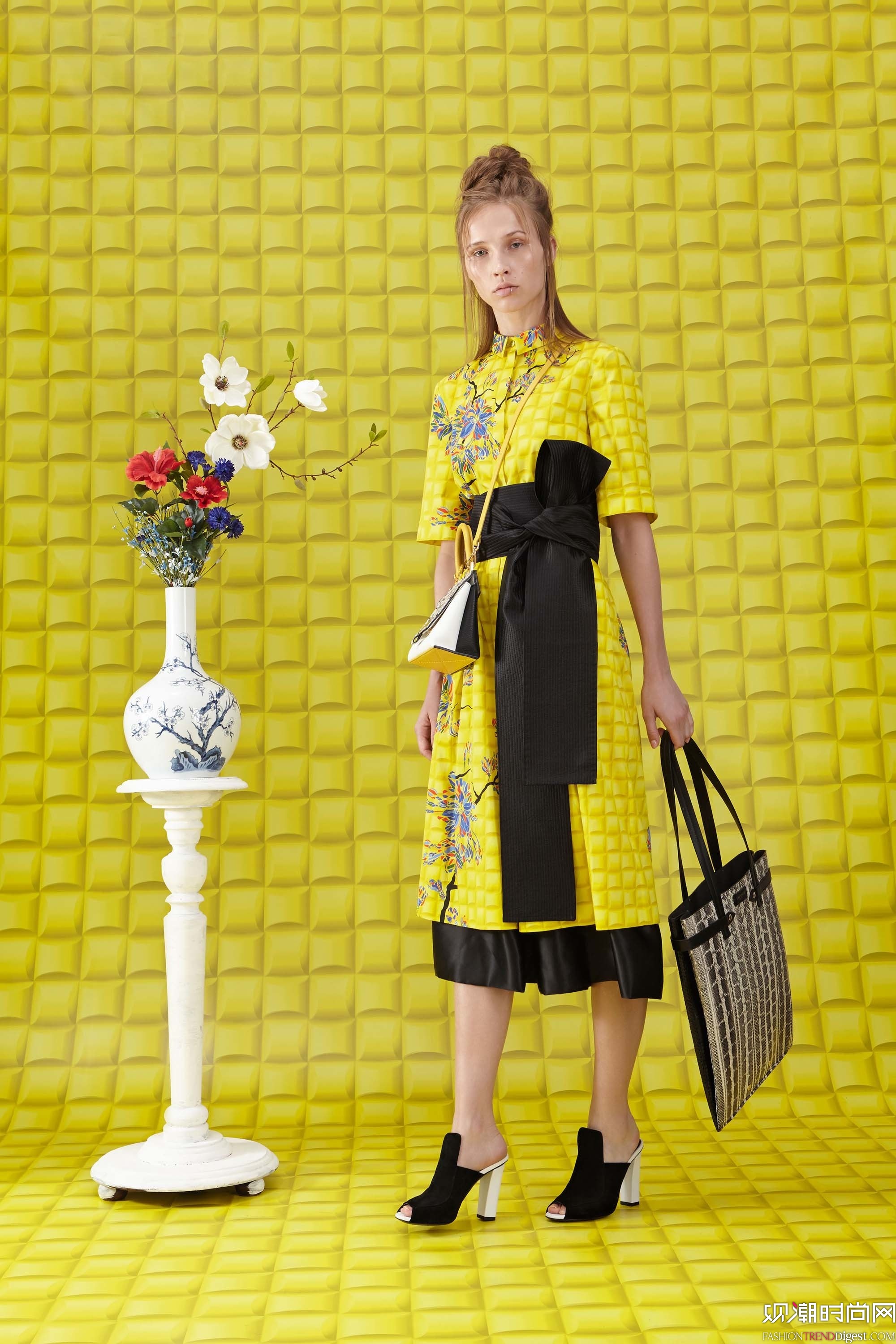 Vionnet 2018紺ϵLOOKBOOKDƬ