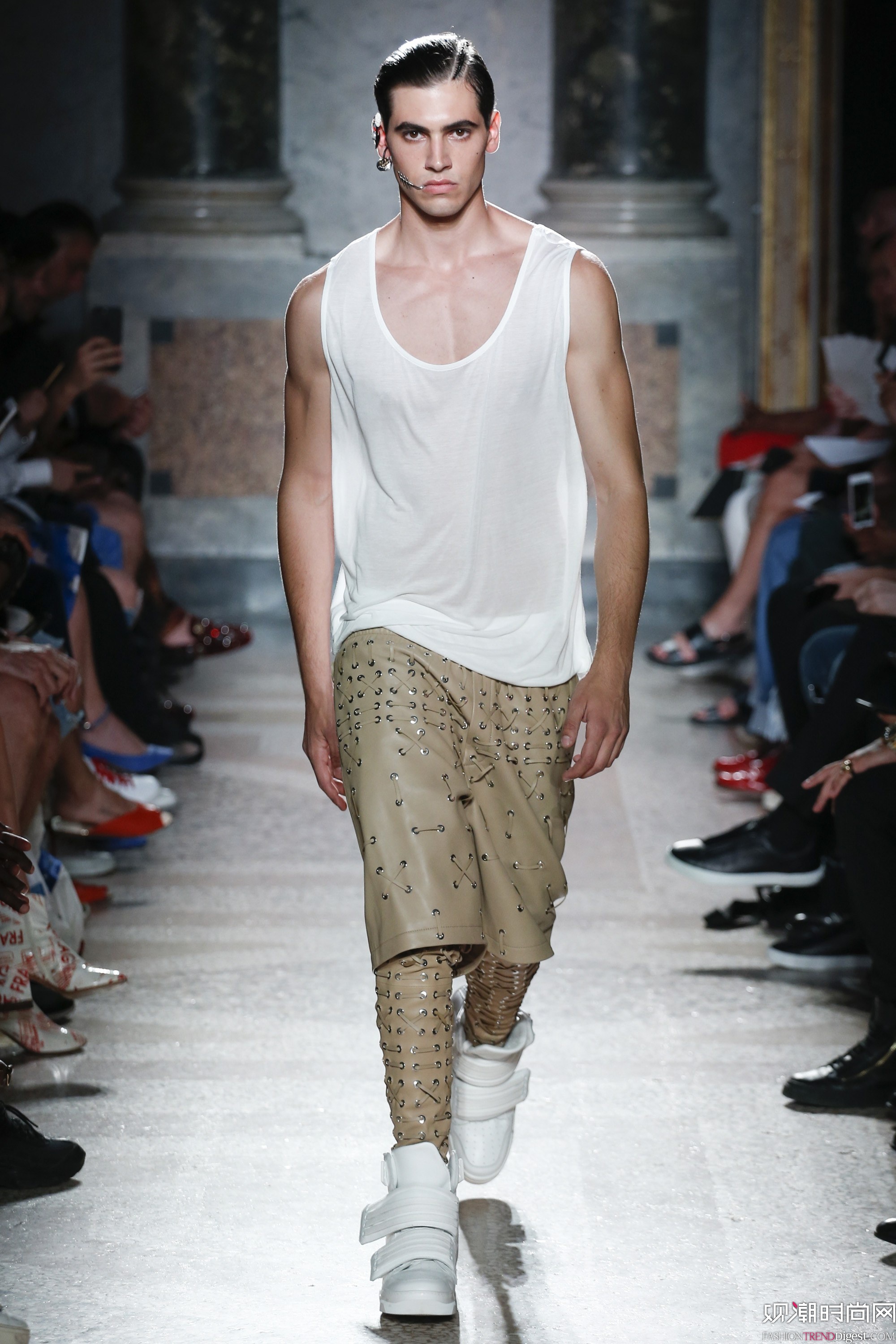 Les Hommes 2018bϵDƬ