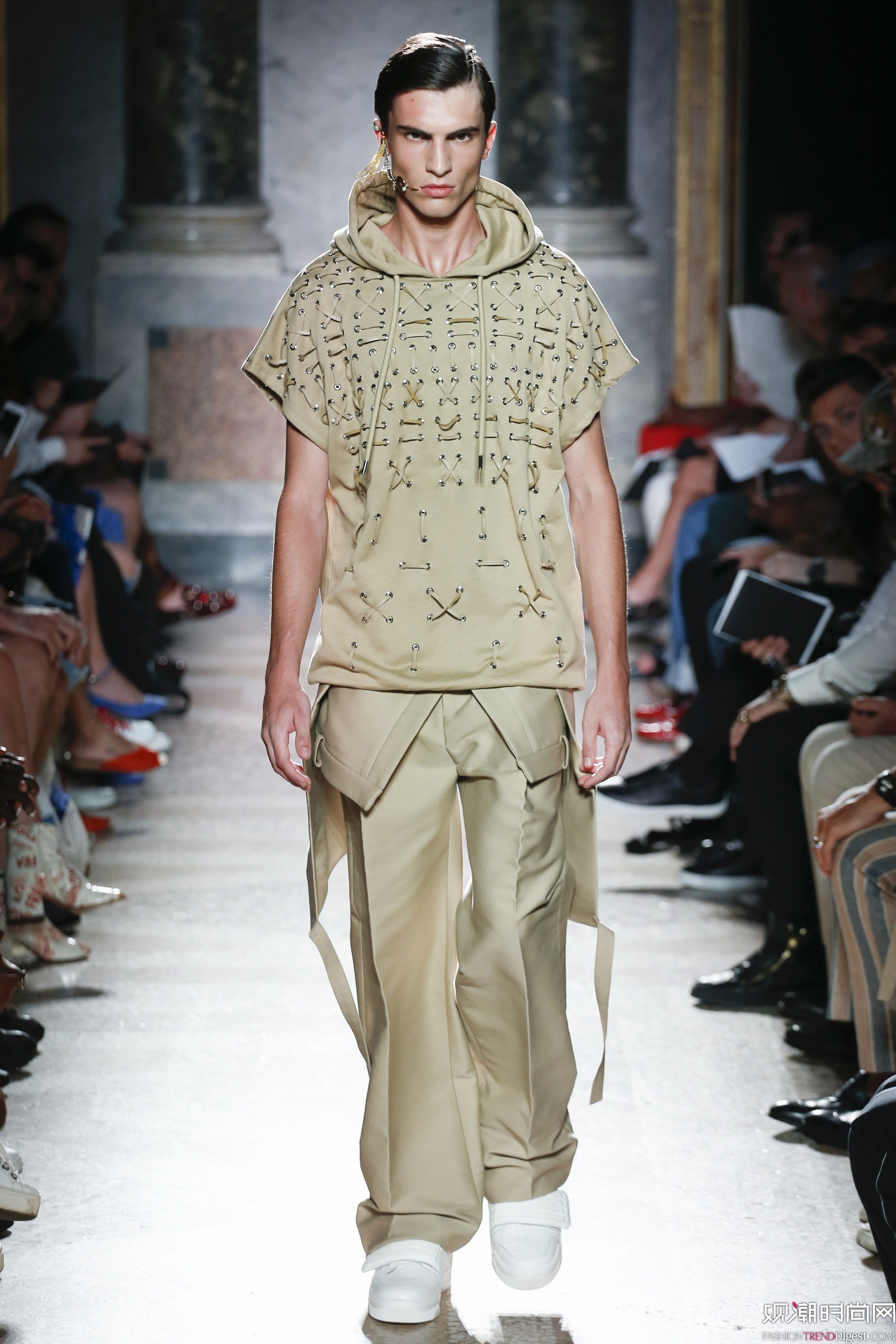 Les Hommes 2018bϵDƬ