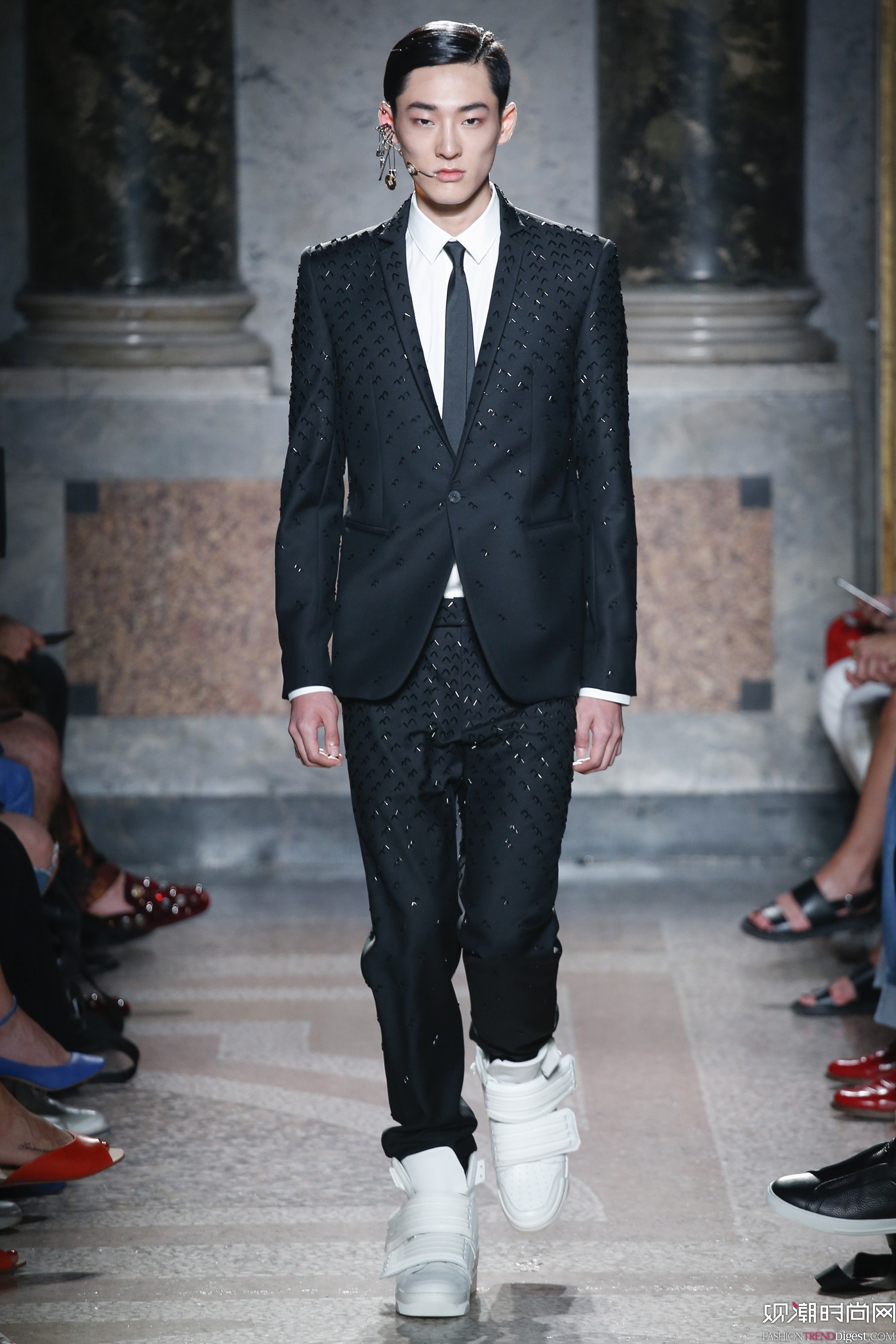 Les Hommes 2018bϵDƬ