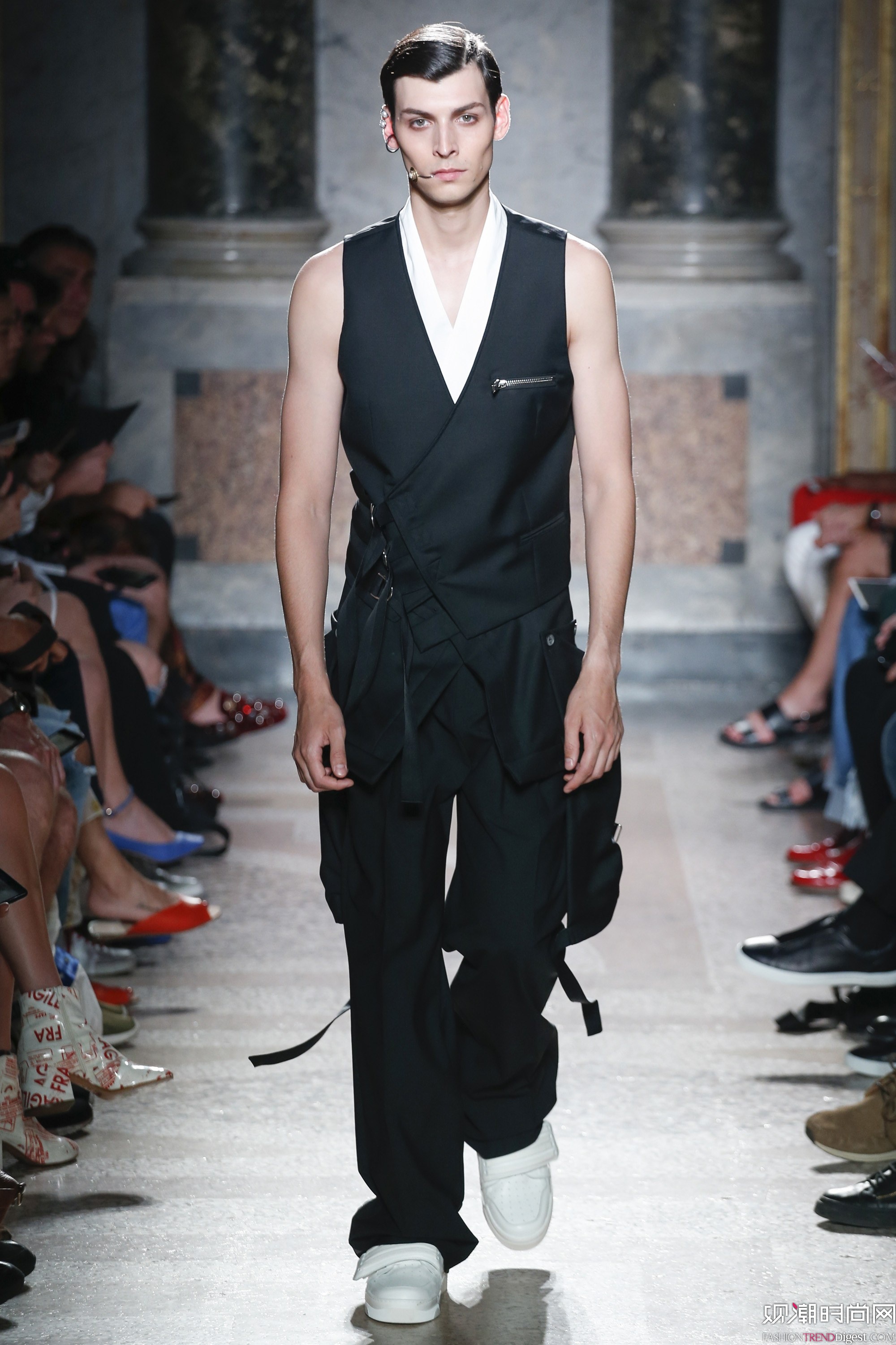 Les Hommes 2018bϵ(chng)DƬ