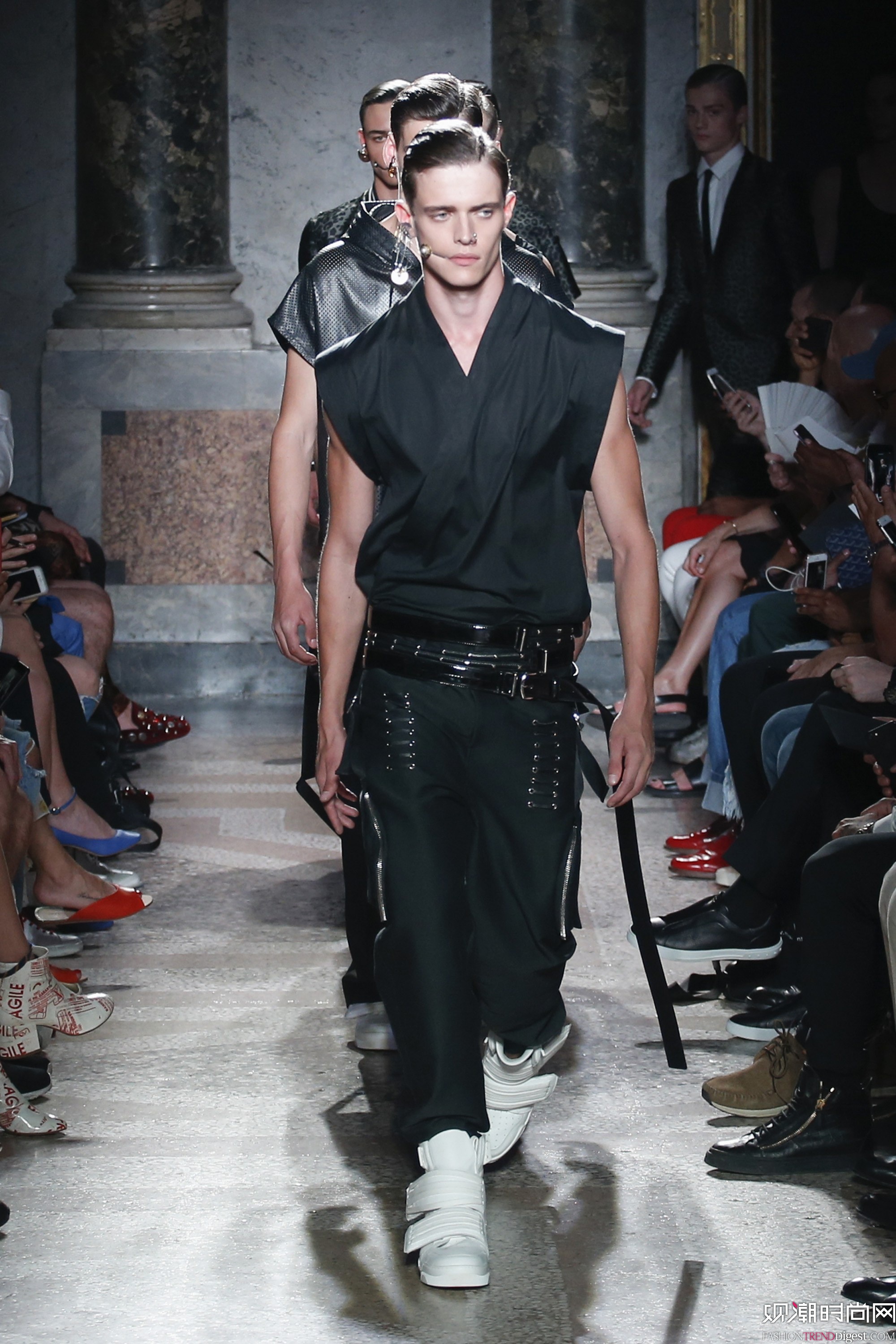 Les Hommes 2018bϵDƬ