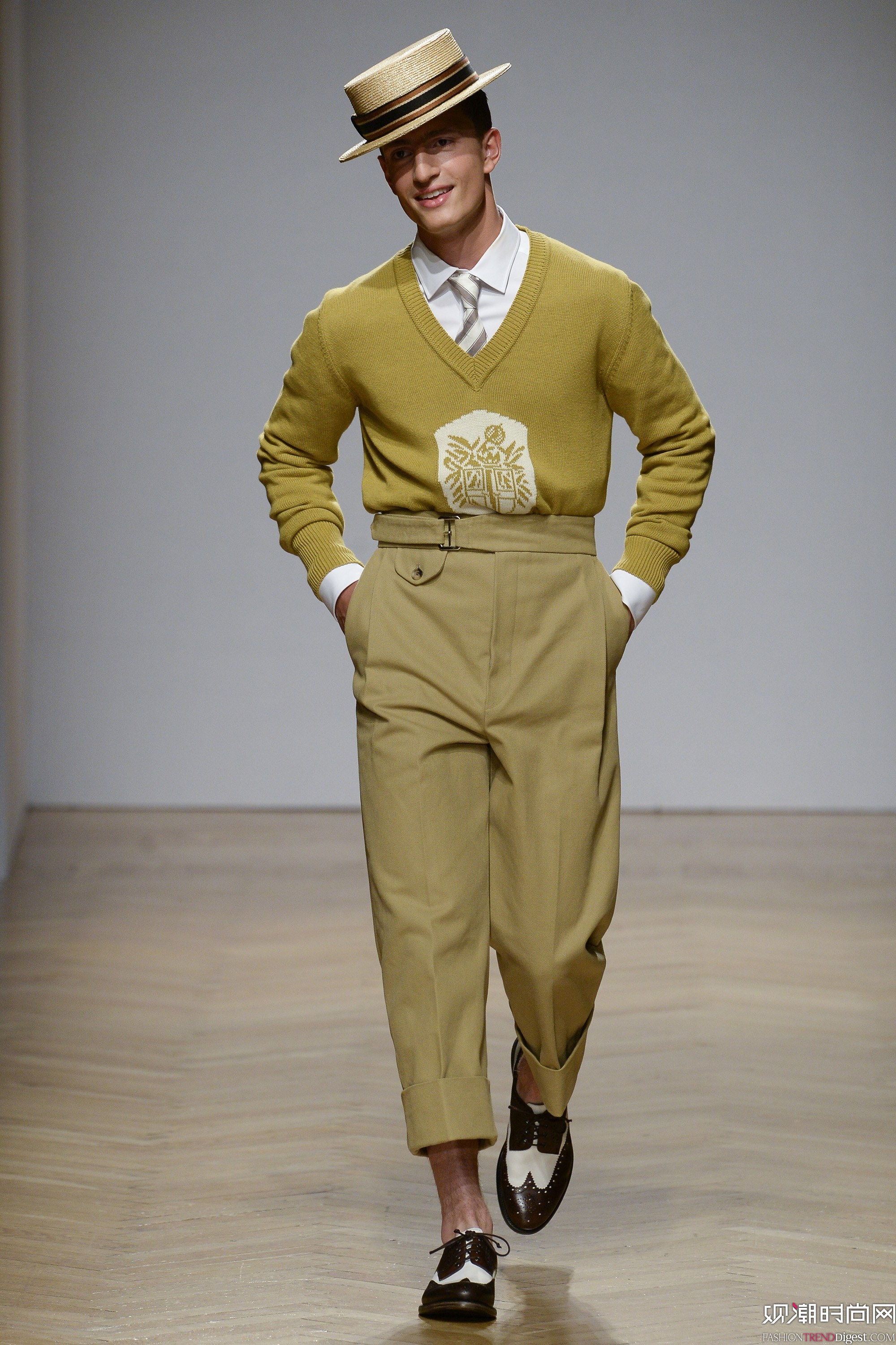 DAKS 2018bϵDƬ