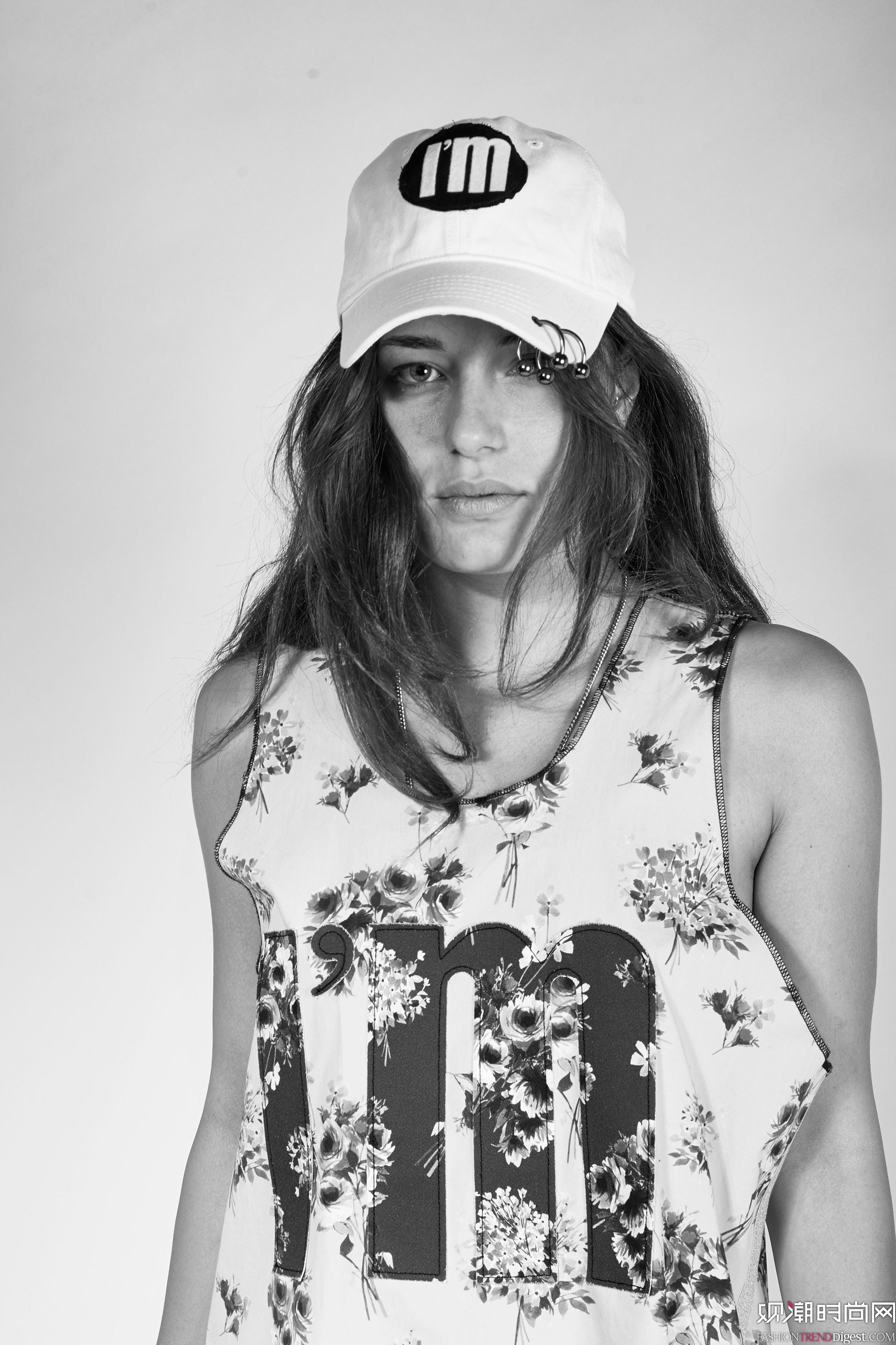 I'M Isola Marras 2018紺ȼϵLOOKBOOKDƬ