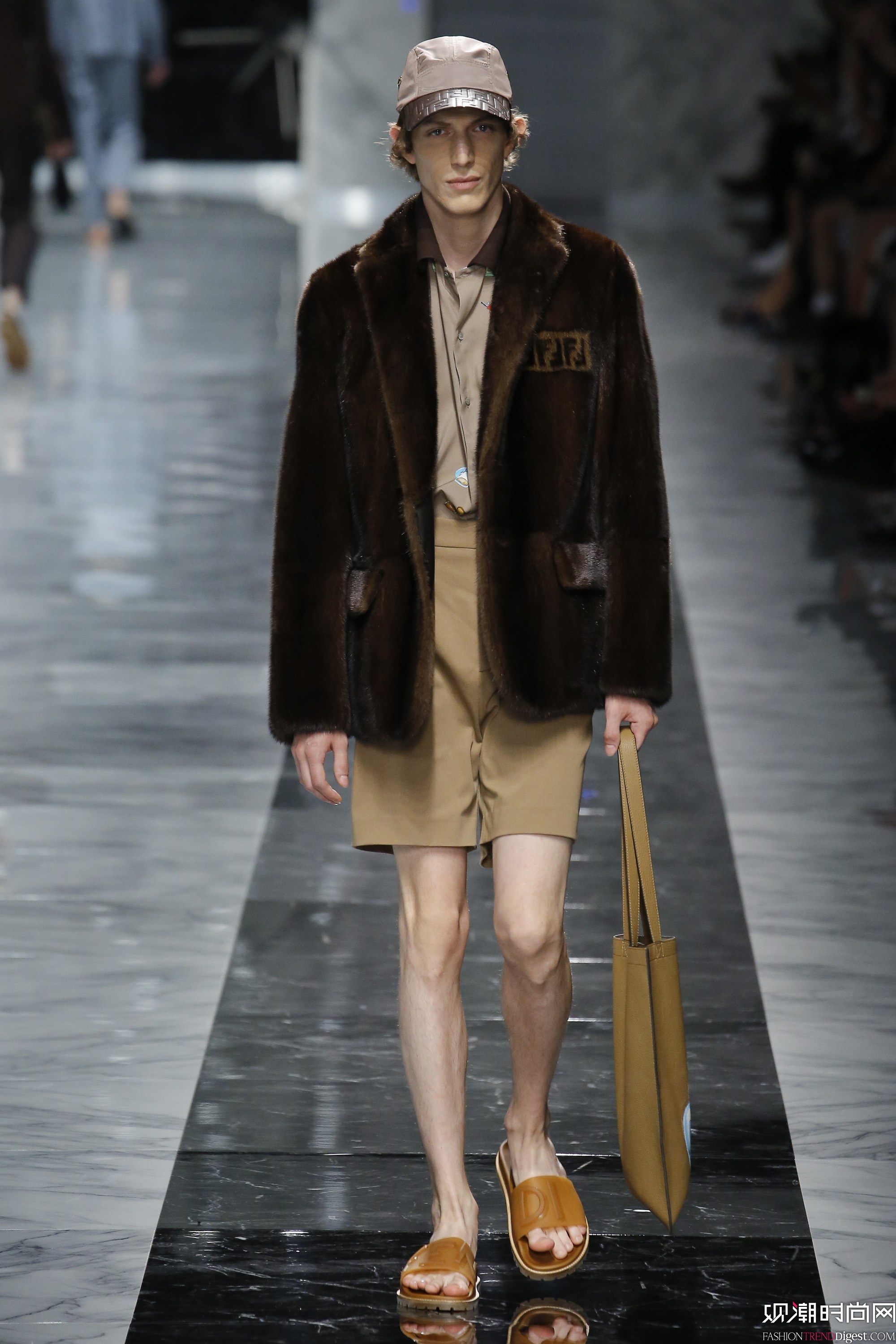 Fendi 2018ϵDƬ