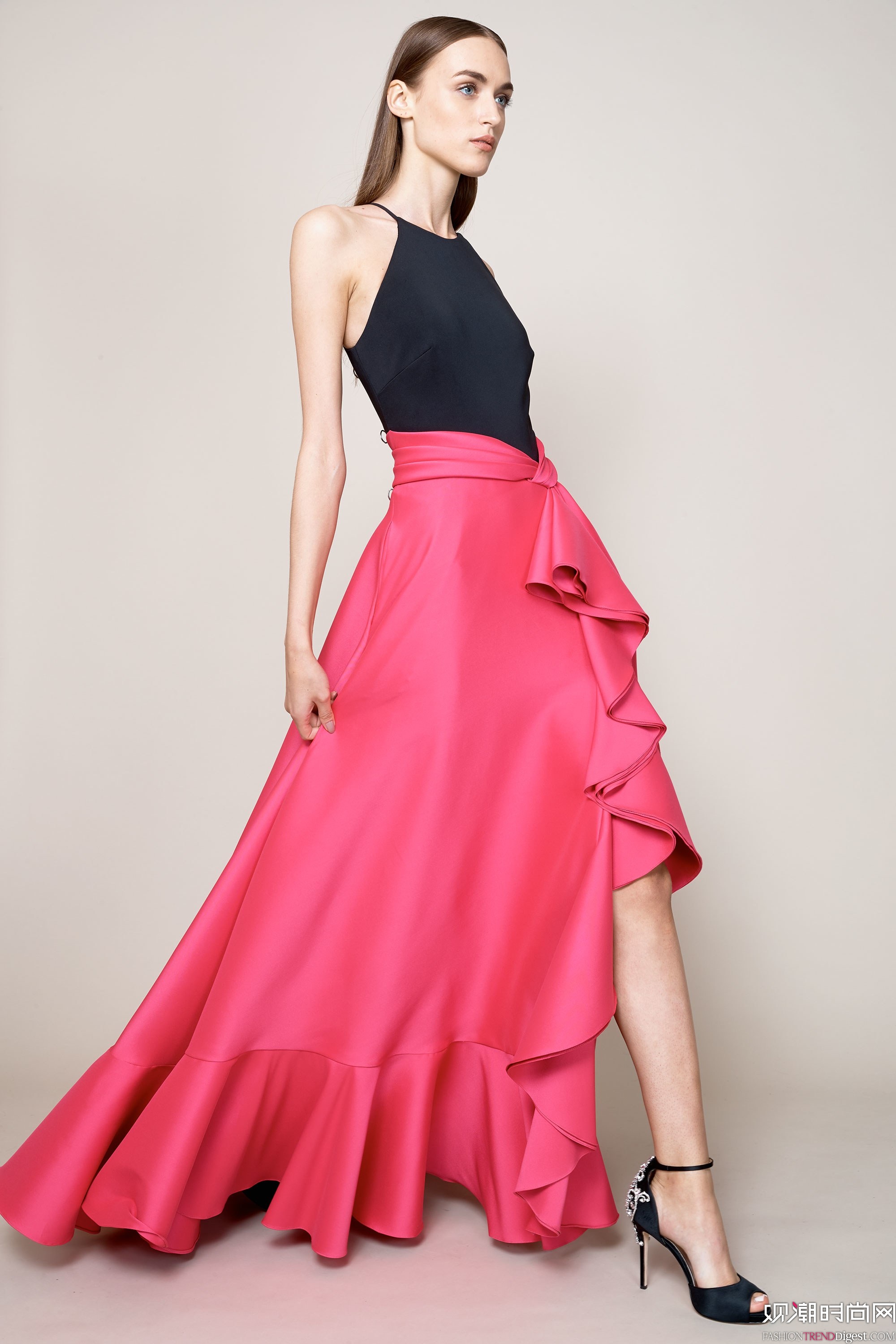 Badgley Mischka 2018紺ϵLookBookDƬ