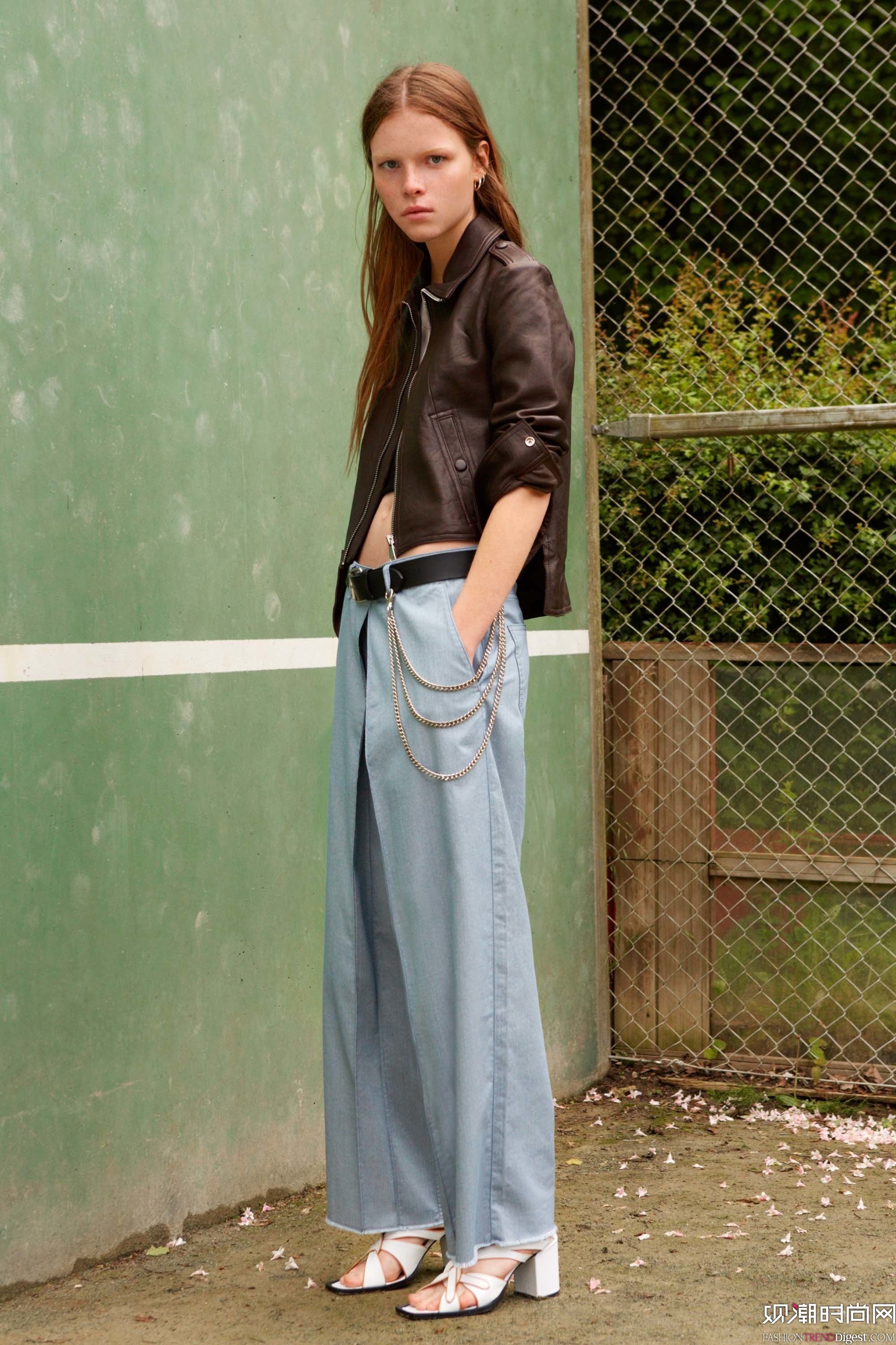 Aalto 2018紺ϵLookBookDƬ