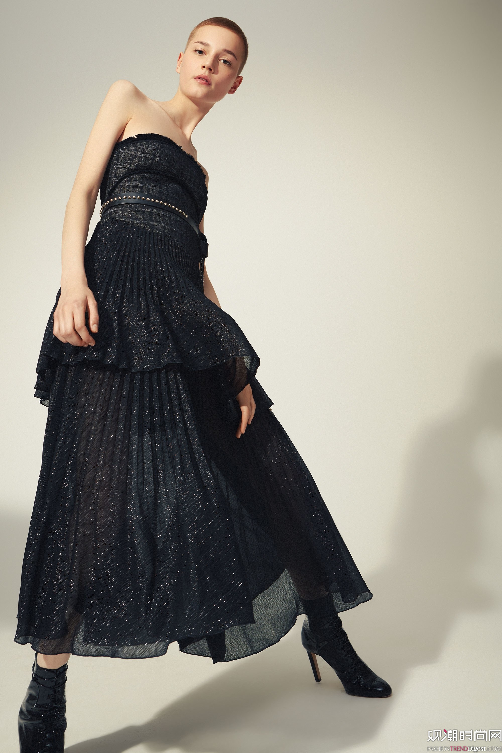 Antonio Berardi 2018紺ϵLookBookDƬ